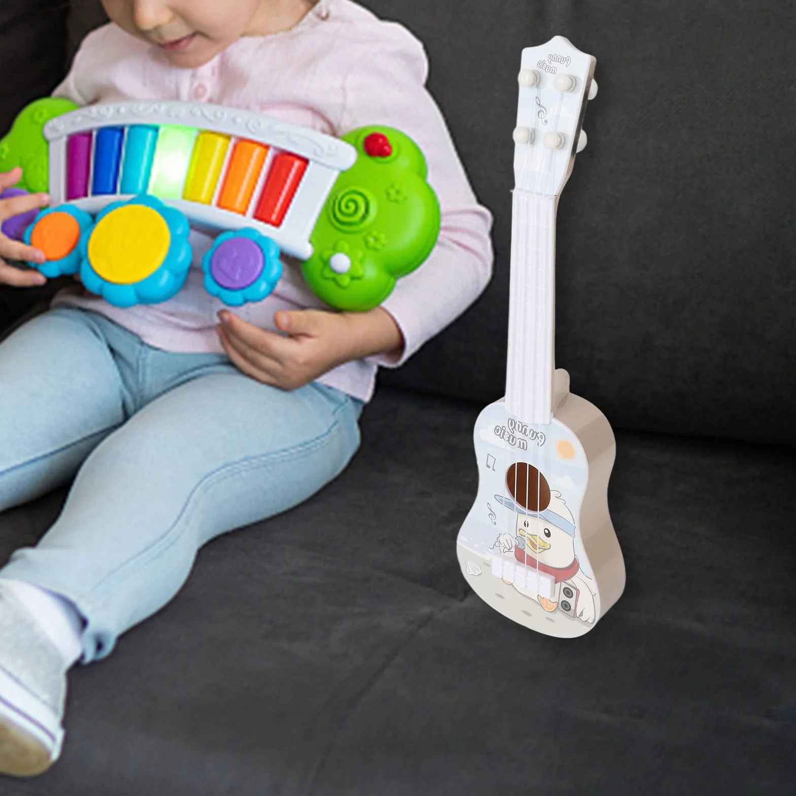 Chitarra Giocattolo per Bambini Strumento Musicale con Corde Morbide Suono Nitido Design Realistico Rosso