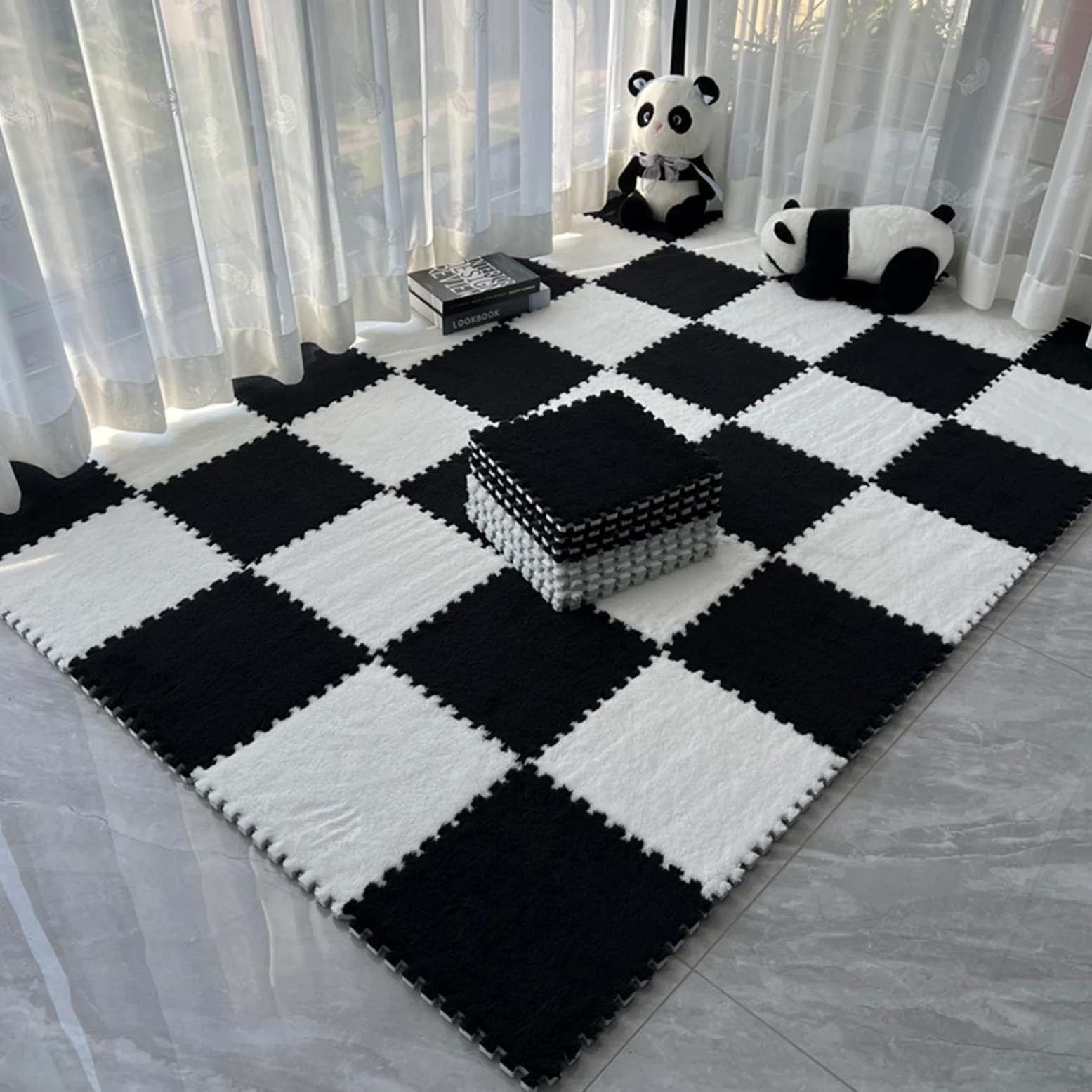 Tappetino Puzzle in Schiuma a Incastro Splice, 10 Pezzi Quadrati di Piastrelle per tappeti a Incastro, Blocchi di tappeti a Incastro Quadrati Patchwork in Schiuma,Black+White