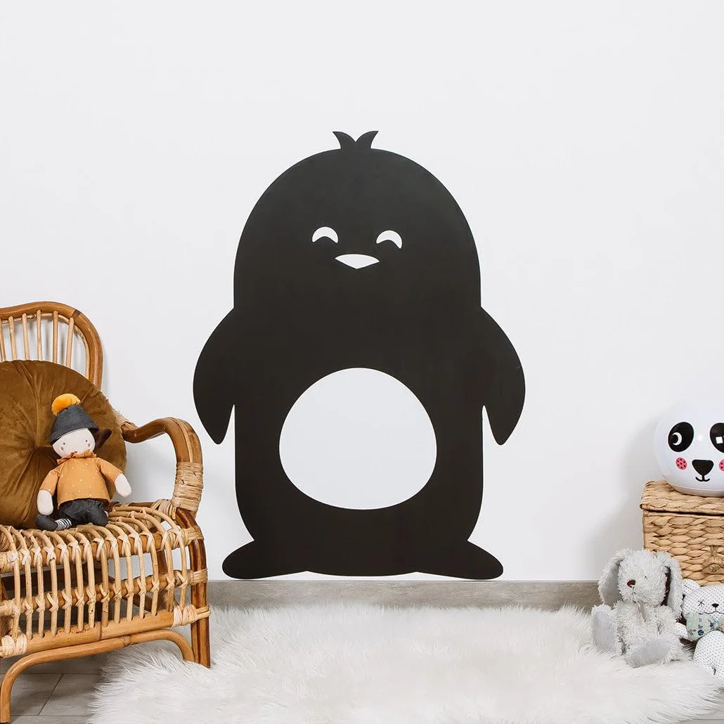 FERFLEX - Lavagna magnetica per bambini - Pinguino - decorazione da parete con banda magnetica riposizionabile - venduta con un set di forme geometriche - 60x81cm