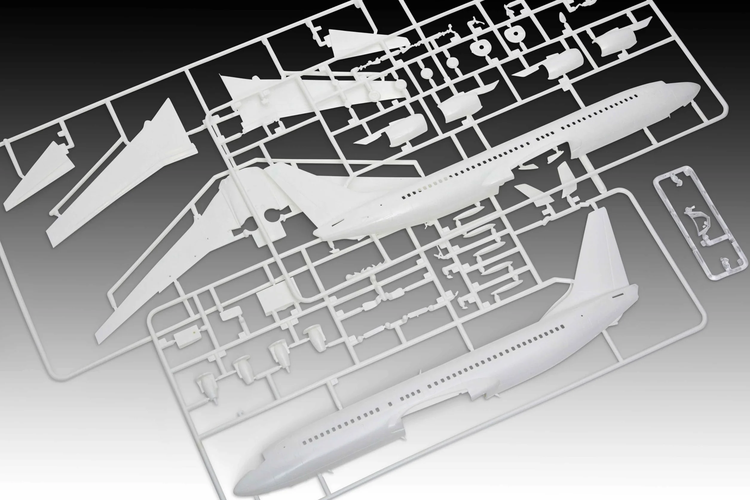 Revell 03772 Boeing 737-800 Turkish Airlines 1:144 Model Kit