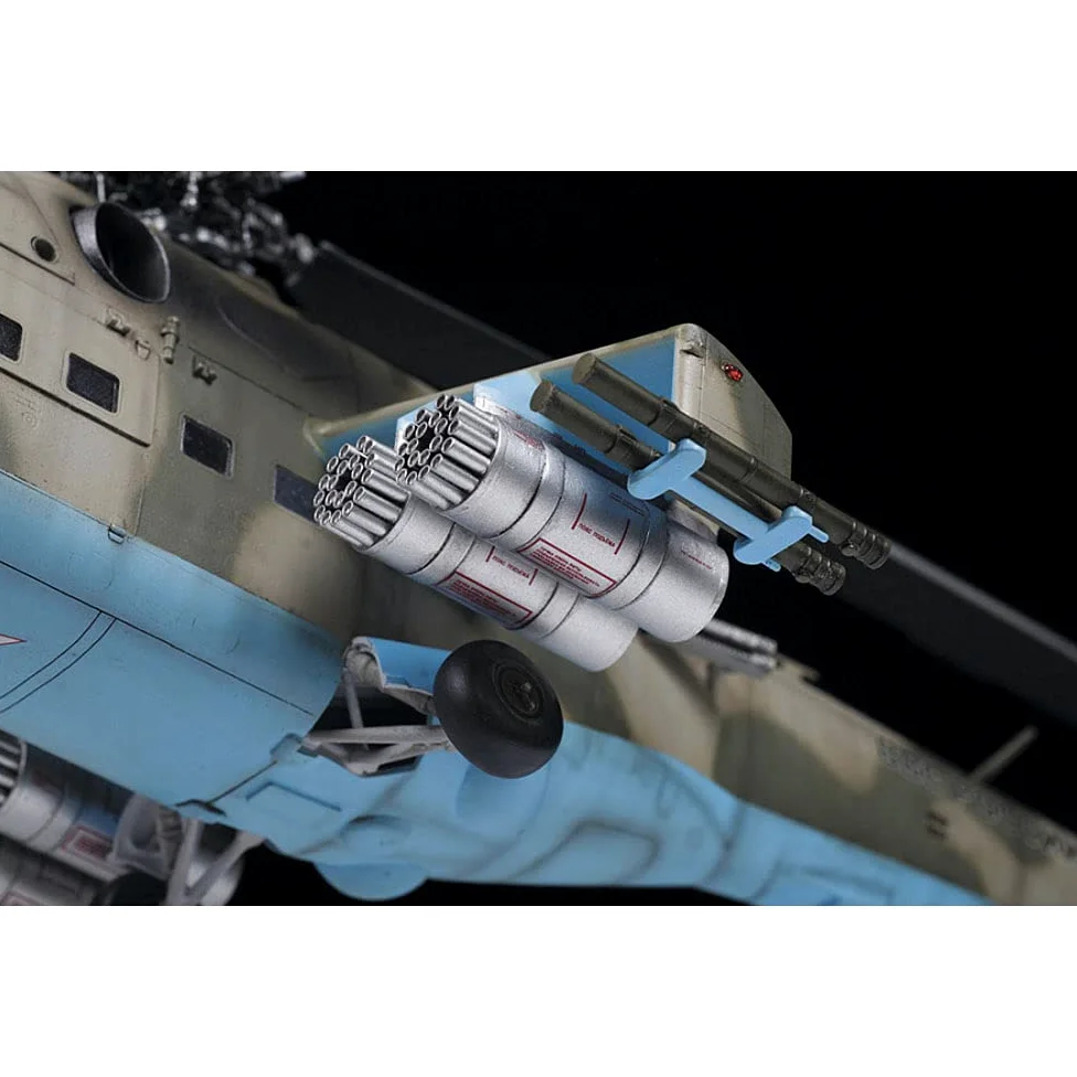 Zvezda 4812 MIL Mi-24P Russ.Attack Helicopter scala 1/48, Plastic Model Kit