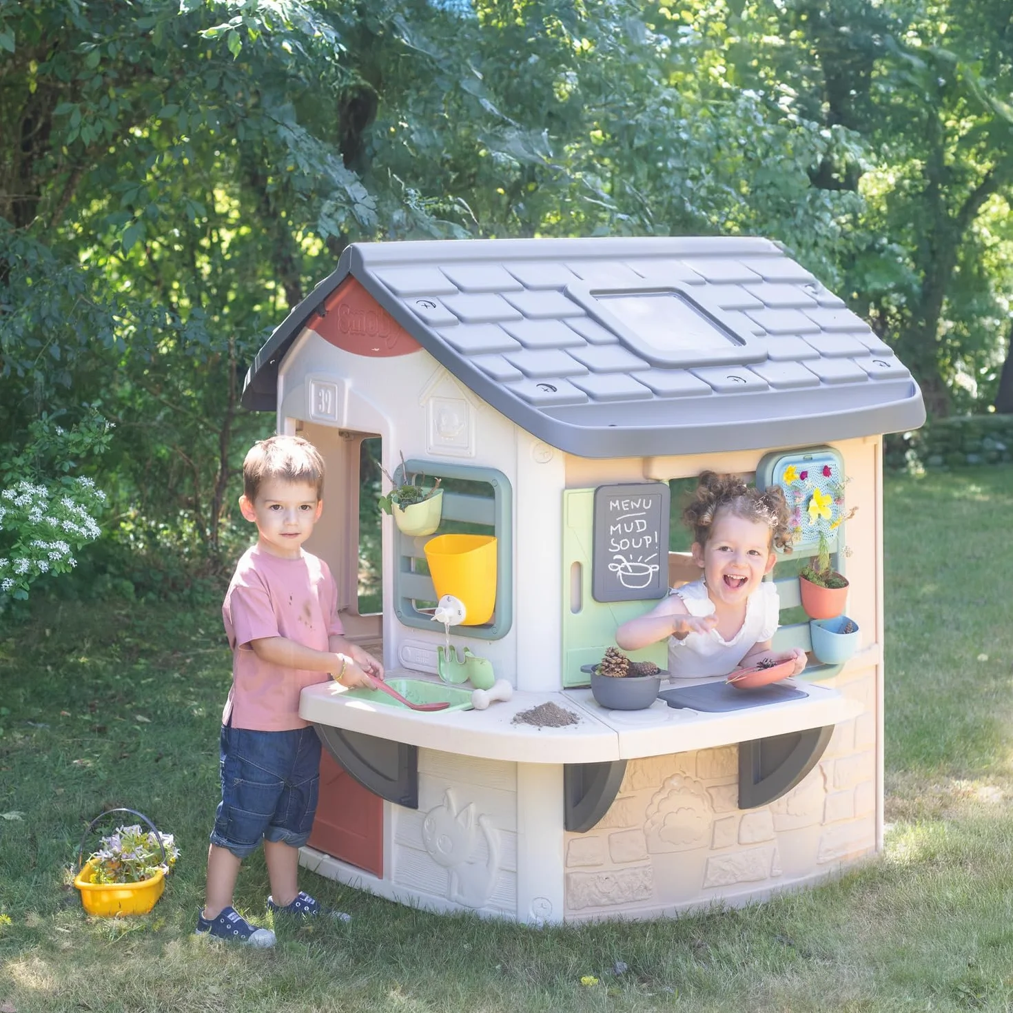 Smoby Life - Mud Cooking House - Cucina con pentole e teiere - Ampio piano di lavoro - 16 accessori inclusi - Materiale riciclato - Dai 2 anni in su - Prodotto in Francia