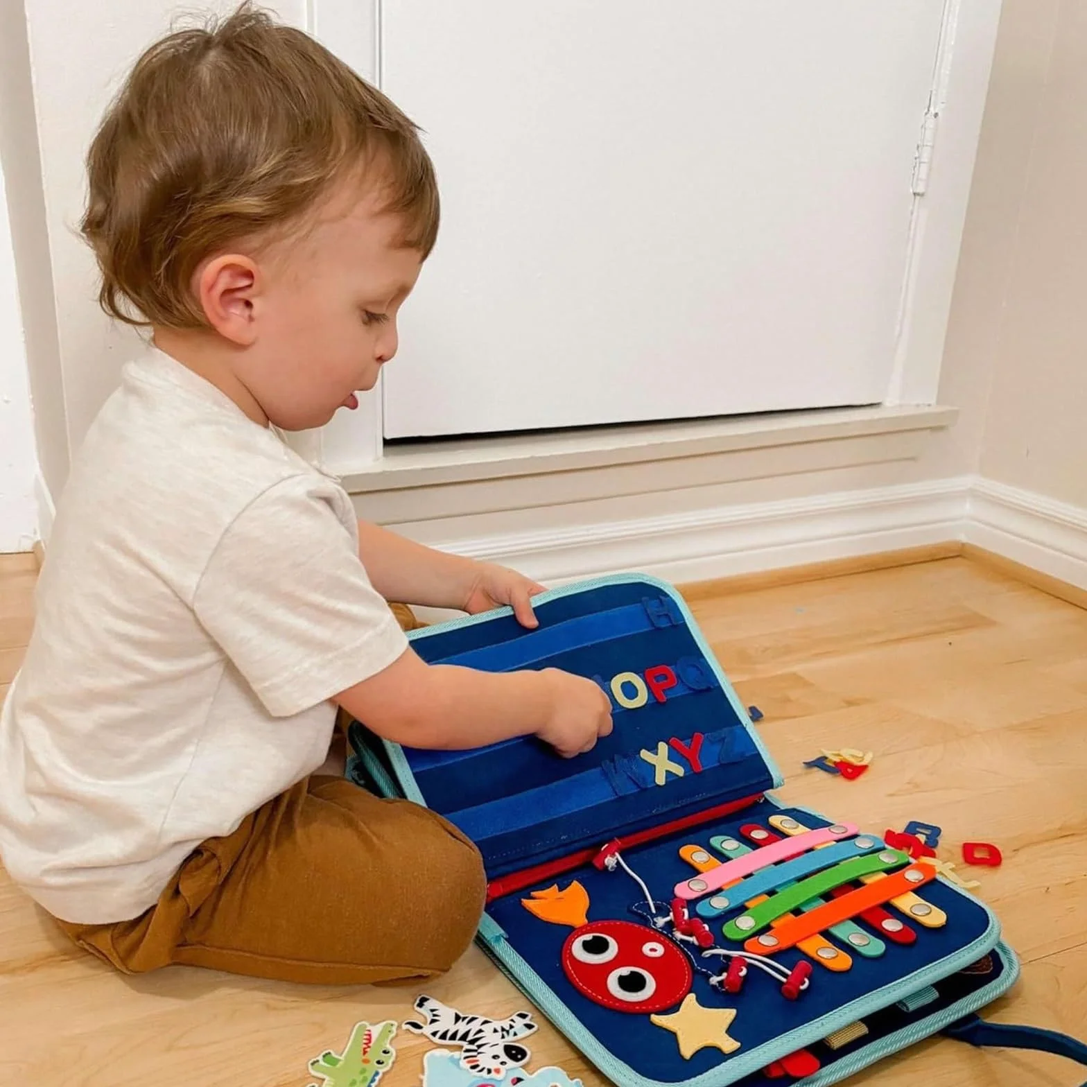 Tibatoes Montessori Busy Board, tablica manipulacyjna dla małych dzieci, do podróży samochodem