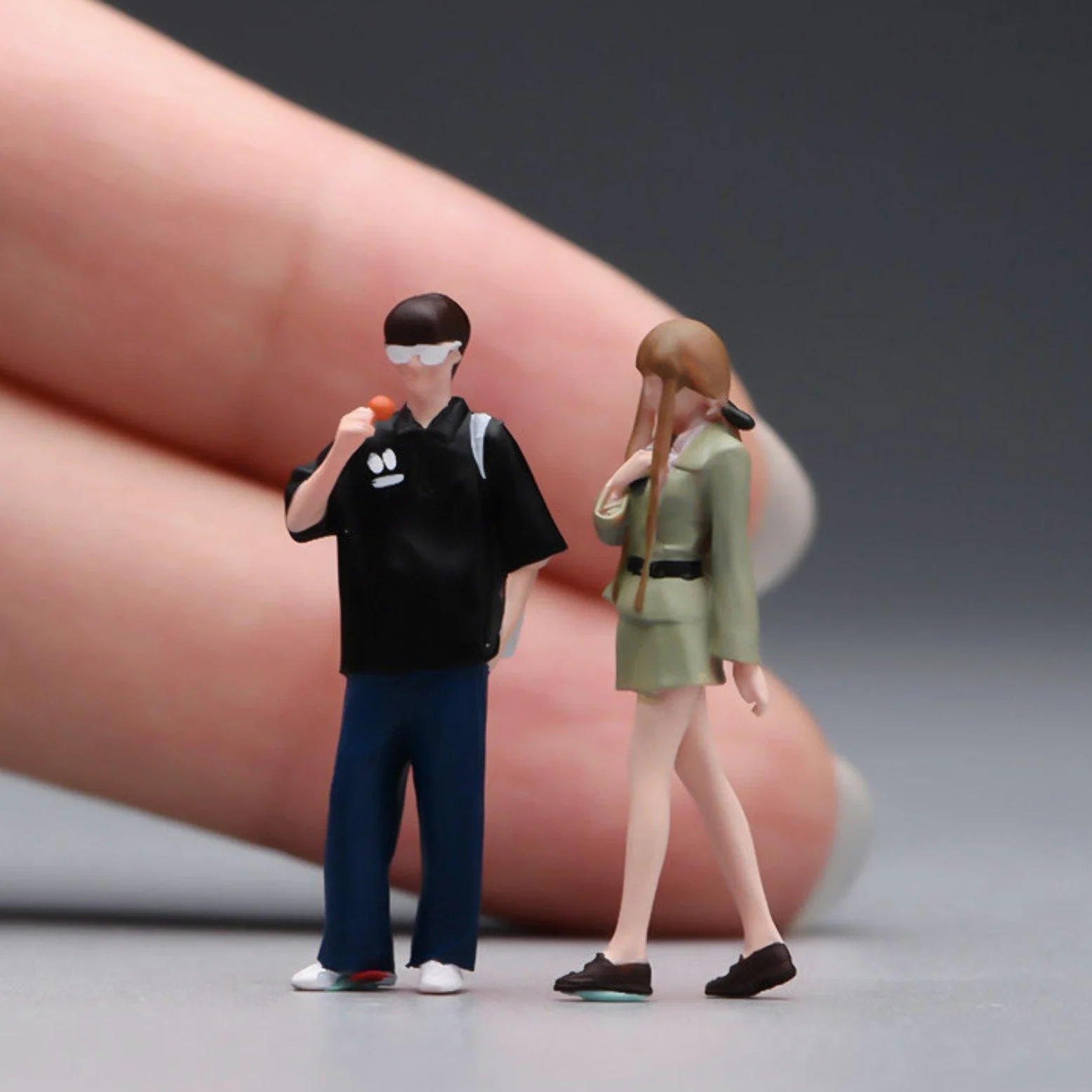 2 Pezzi di Miniature, Diorama, Modello di Scena, Coppia Maschile E Femminile, Piccole Bambole Realistiche in Resina, da Esporre in Ambientazioni