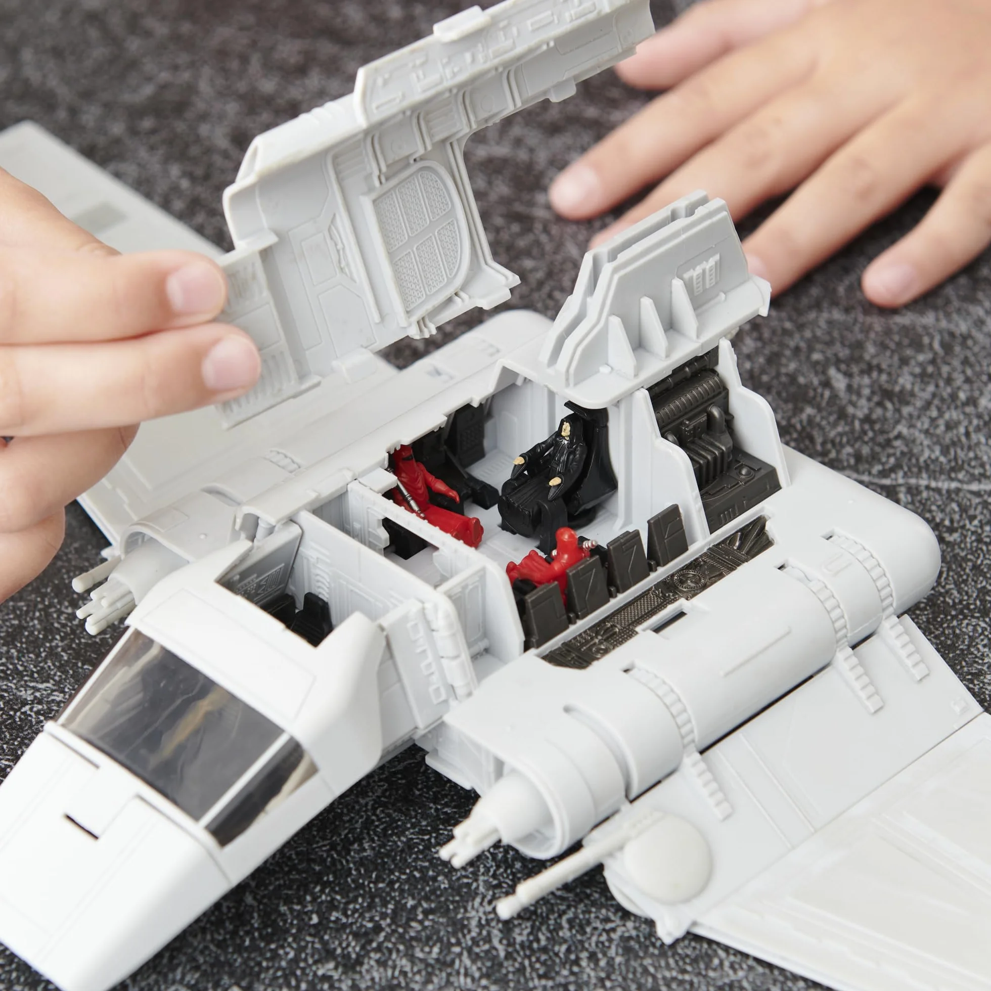 Star Wars Micro Galaxy Squadron Imperial Shuttle - Veicolo di classe Starship da 7 pollici con tre accessori da 2,5 cm