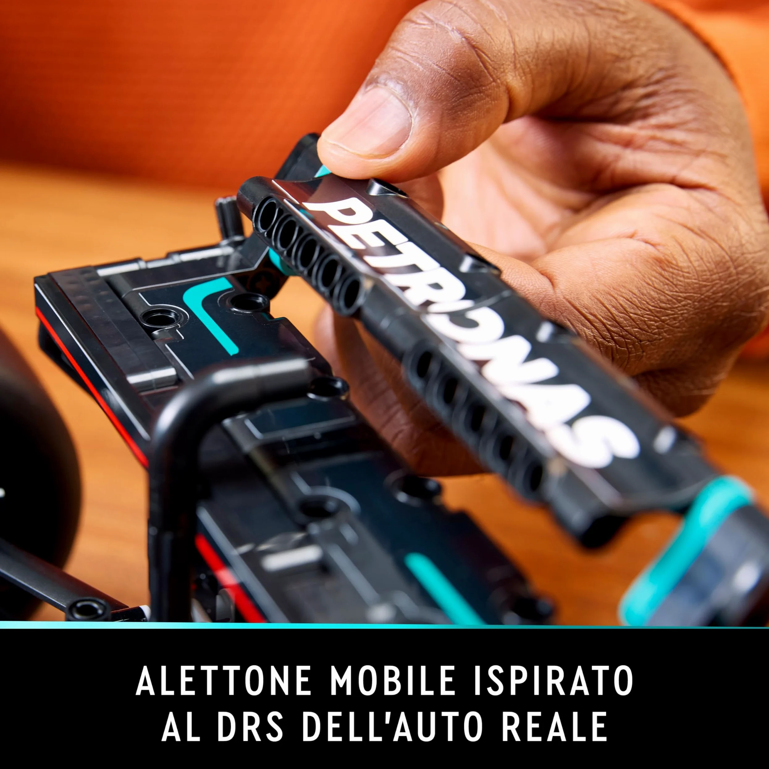 LEGO Technic Mercedes-AMG F1 W14 E Performance, Modellino da Costruire di Auto da Corsa per Adulti, Macchina in Scala 1:8, Kit Modellismo Supercar, Idea Regalo per Lui, Lei, Marito o Moglie 42171