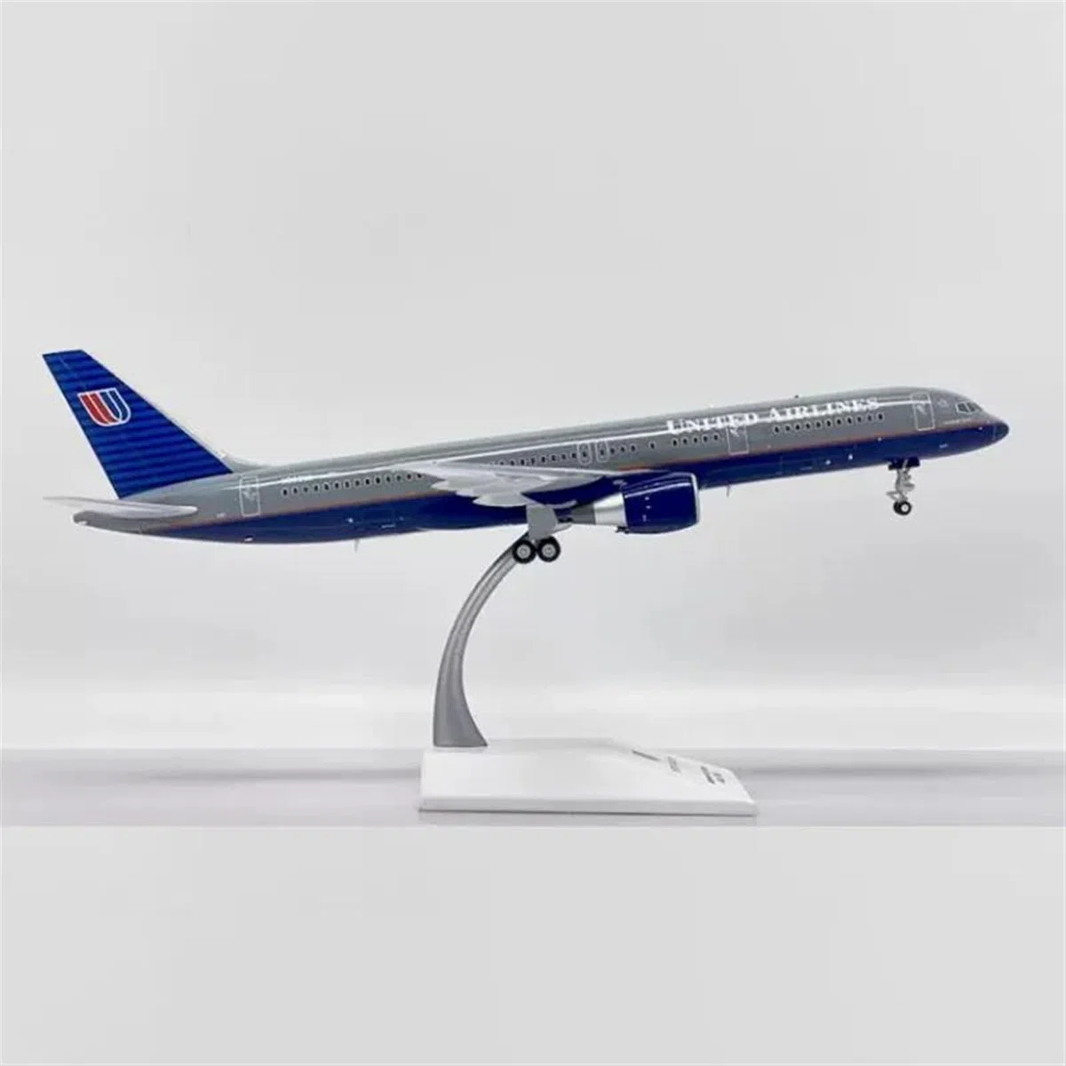 Modello di Aereo Modello di Aereo in Scala 1/200 B757-200 B757 N509UA per l'aviazione Civile degli Stati Uniti, Replica finita pressofusa, Modello di Aereo in Scala