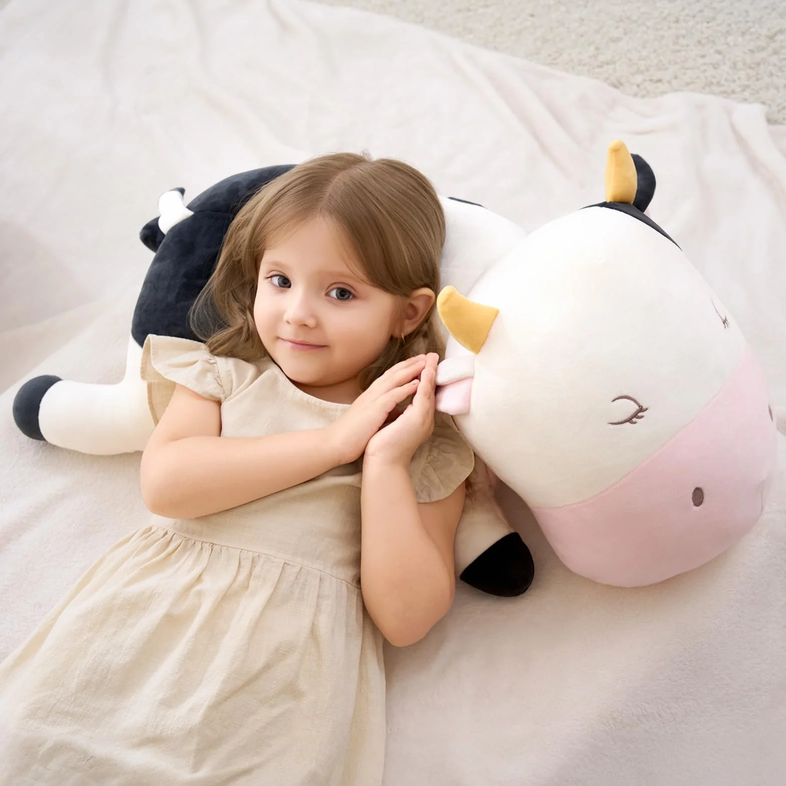 GAGAKU - Peluche di mucca da latte pesante, peluche di mucca da latte pesante per l'ansia, dolce peluche cuscino giocattolo regalo per bambini e adulti 66 cm