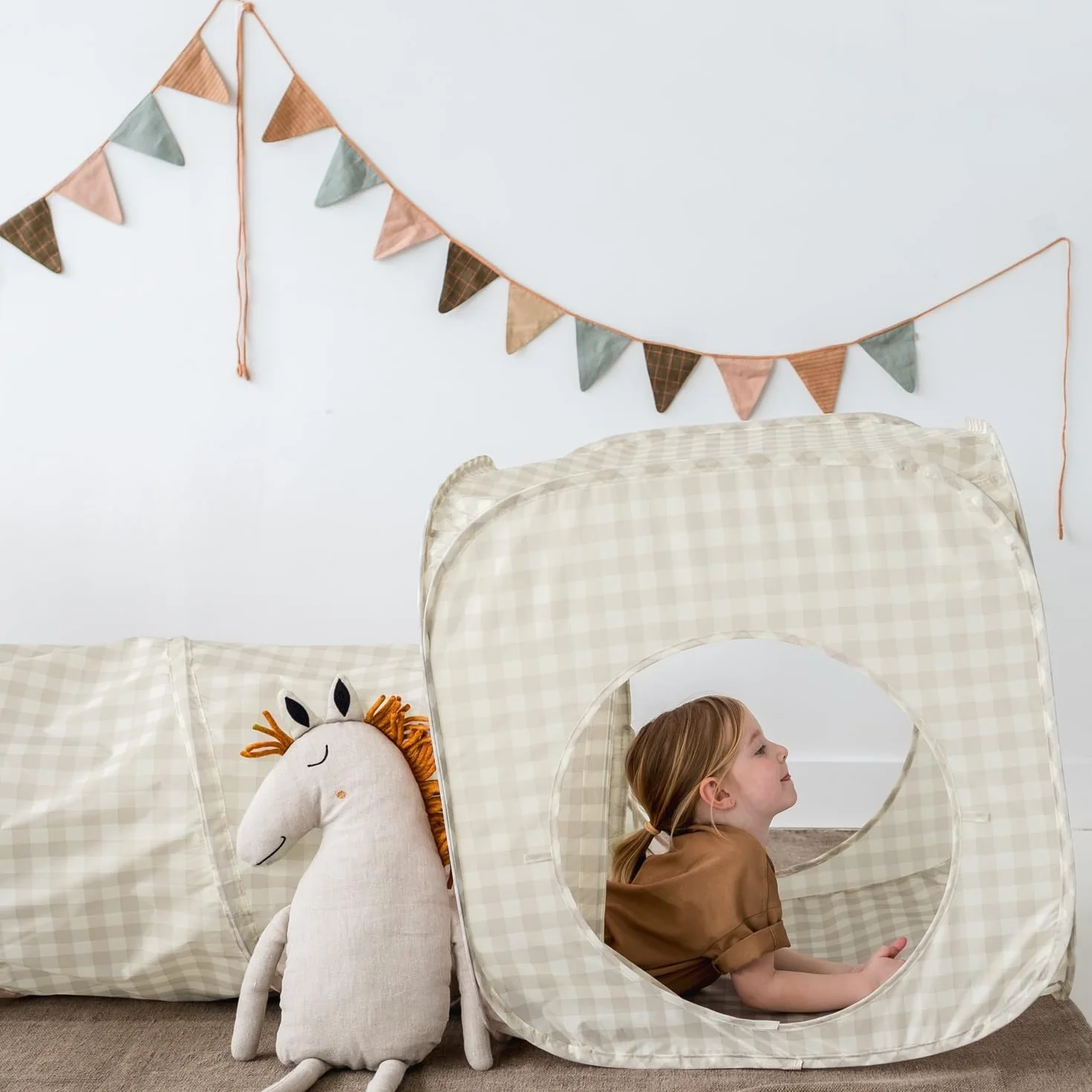 3 Sprouts Tenda Tunnel Gioco Bambini, Quadretti Beige | set tenda e tunnel gioco; pieghevole; per gioco interno, movimento e cameretta; si ripone piatto dopo il gioco; uso interno