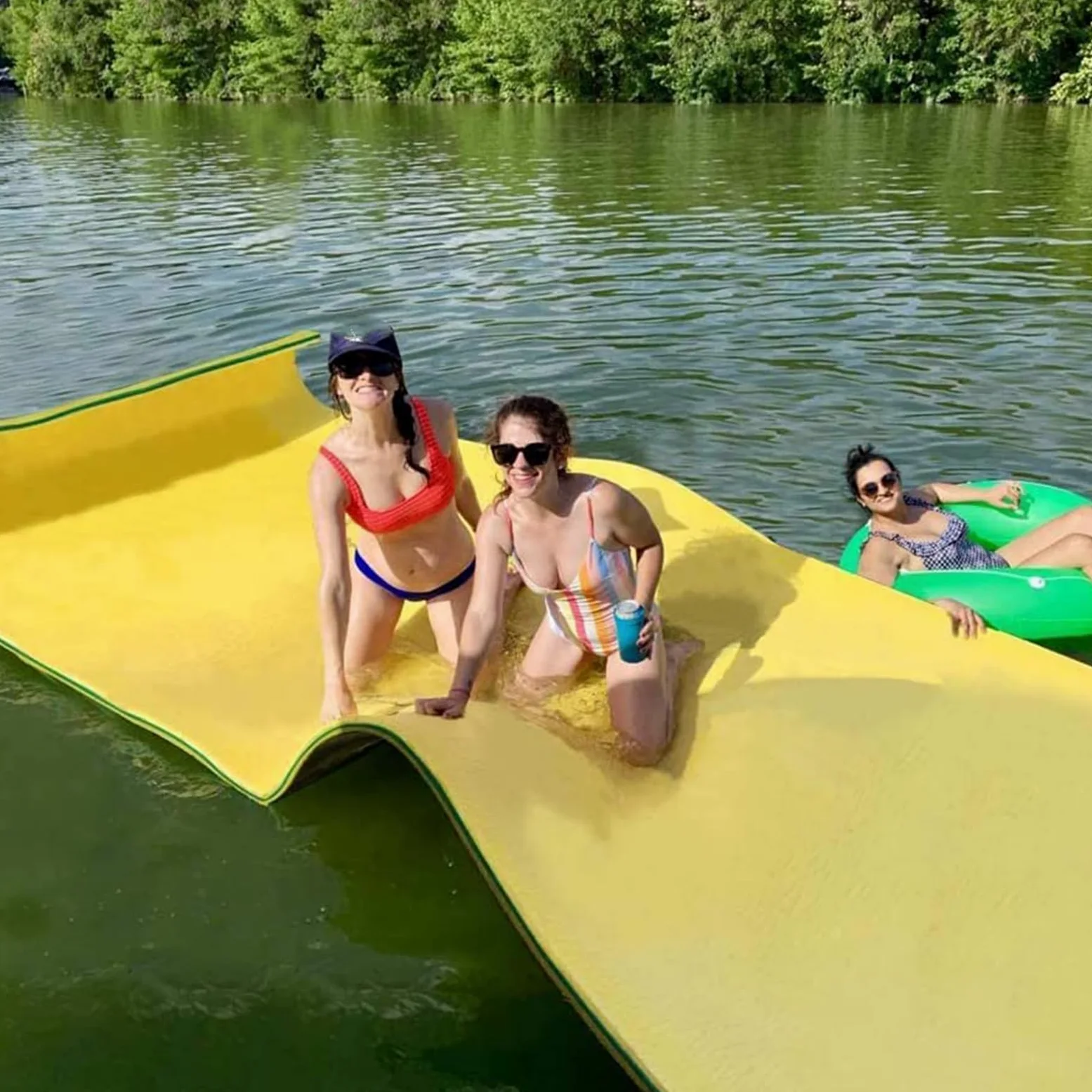 Tappetino Galleggiante, Materassino Galleggiante per Lago, Schiuma XPE a 3 Strati Resistente agli Strappi per Barca, Spiaggia, Oceano, Piscina, Lago,Giallo,250x90x 3.3cm