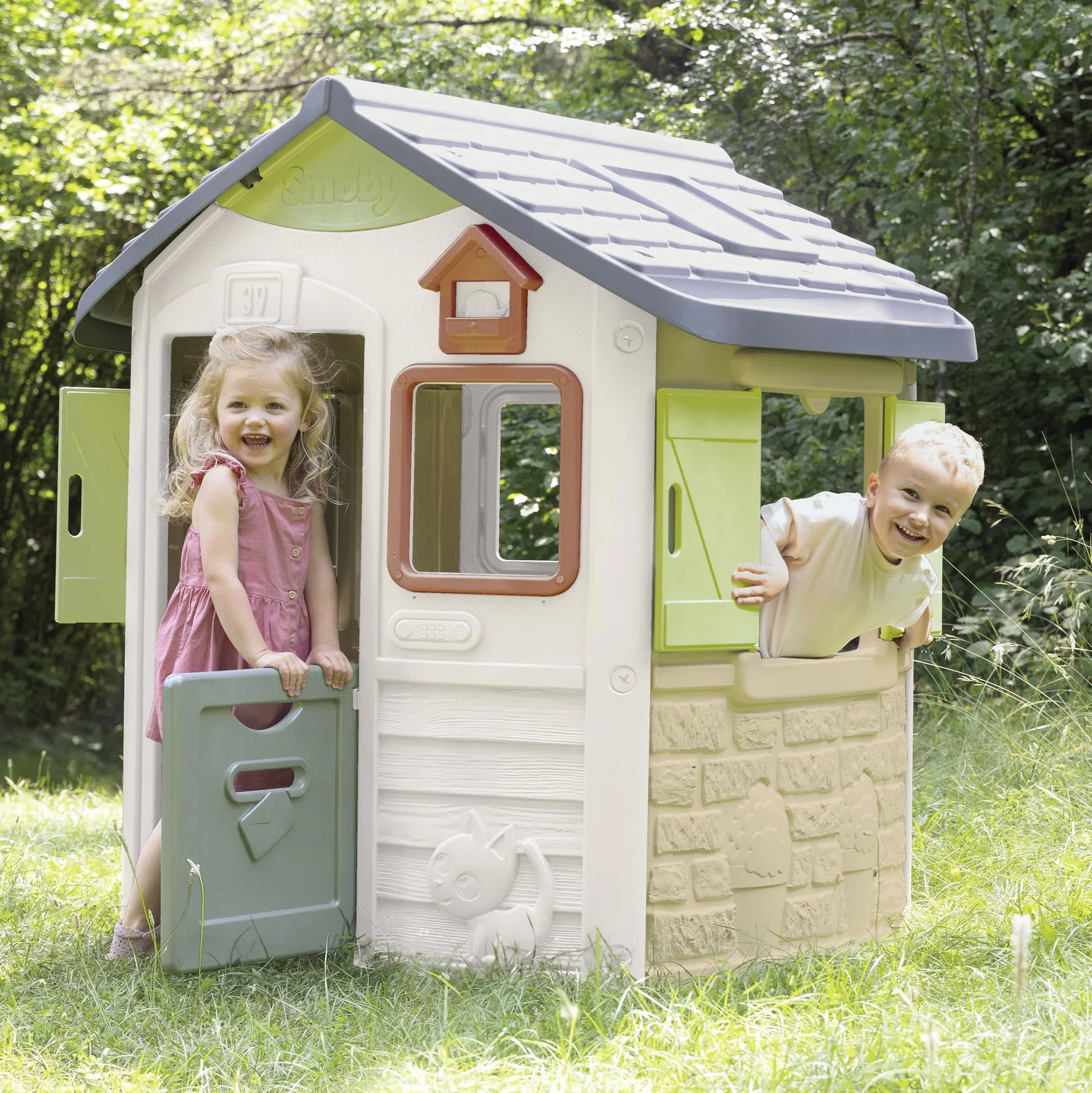 Smoby Life - Casetta Jura Lodge, misure 115 x 123 x 132 cm, con il 54% di plastica riciclata, dai 2 anni, 7600810504
