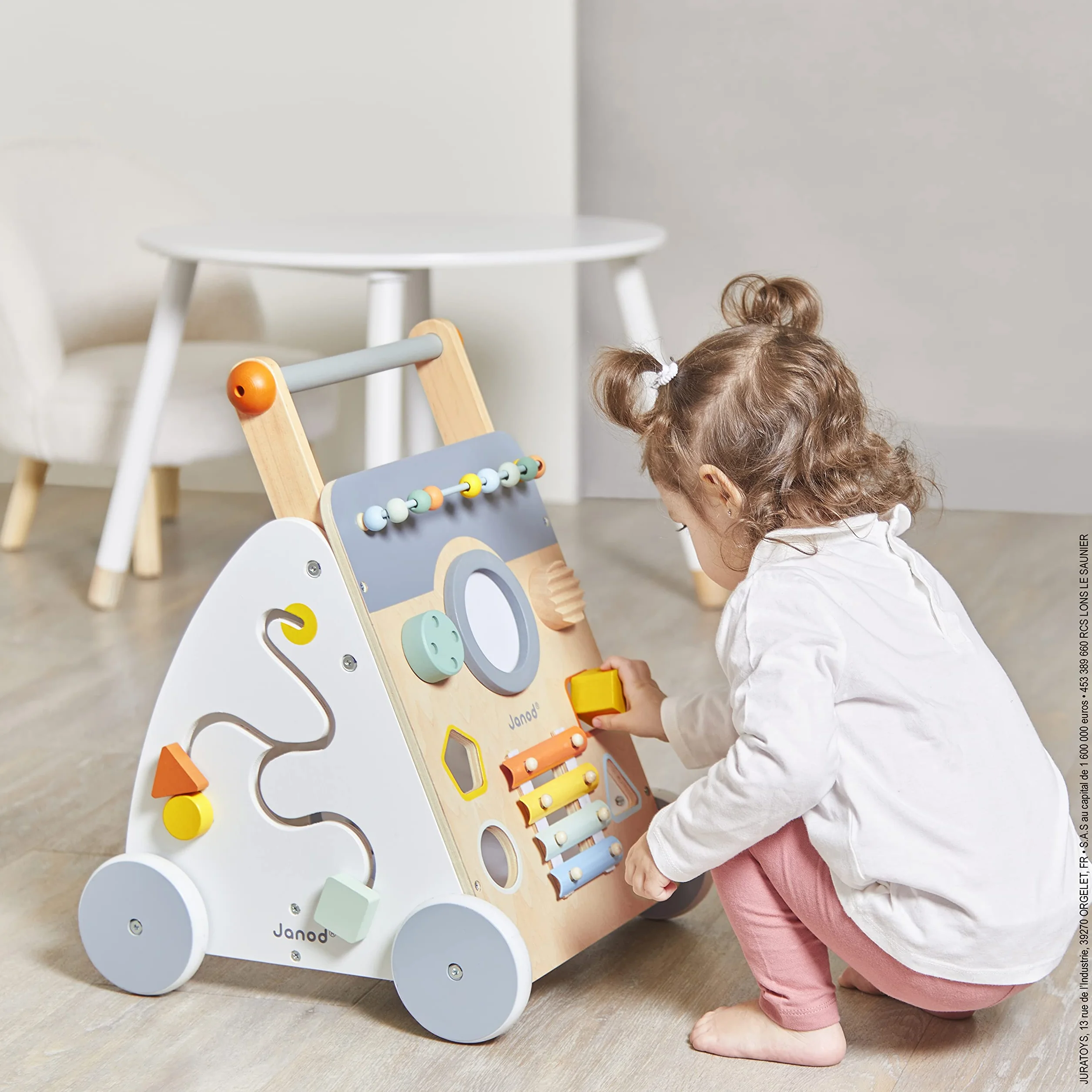 Janod - Carrello Multi Attività Sweet Cocoon - Carrello Primi Passi in Legno a Spinta - 9 Attività - Ruote Silenziose, Vernice Ad Acqua - Giocattolo per Bambini Evolutivo da 12 Mesi, J04410