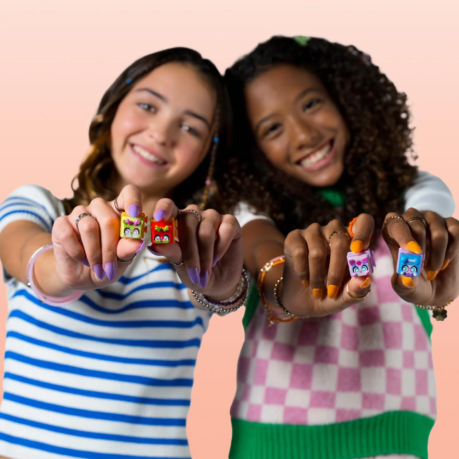 CLICKEEZ Multipack Serie 2 5 Mini Figure Kawaii Keycap Trasformabile Portachiavi Fidget Toy Sensoriale Effetto ASMR Gioco Collezionabile Da 6 Anni