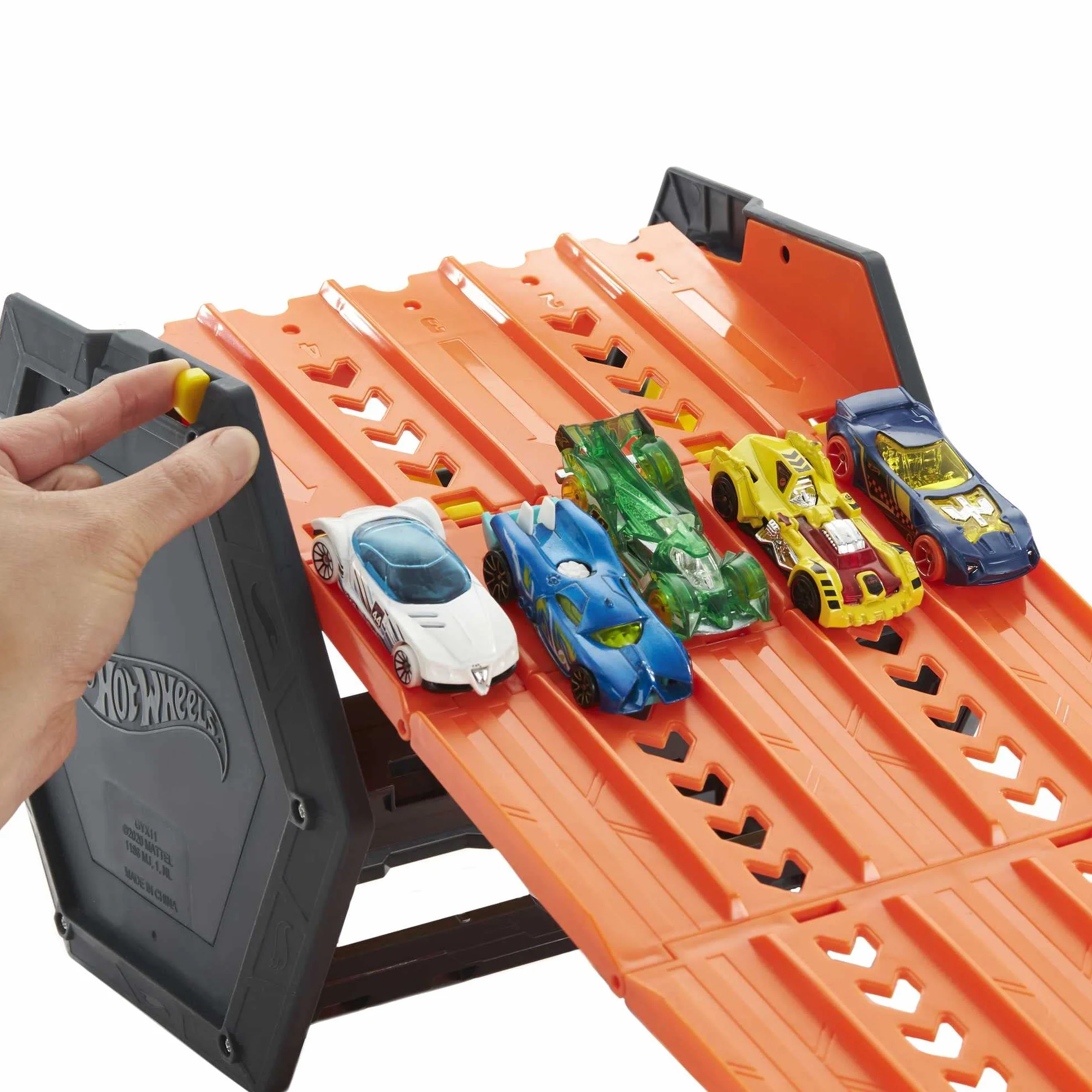 Hot Wheels- Pista Srotolabile Super Discesa, Bauletto si Trasforma in Pista a 5 Corsie, Include 1 Macchinina in Scala 1:64, Imballaggio Sostenibile, Giocattolo per Bambini 4-10 Anni, HGK41