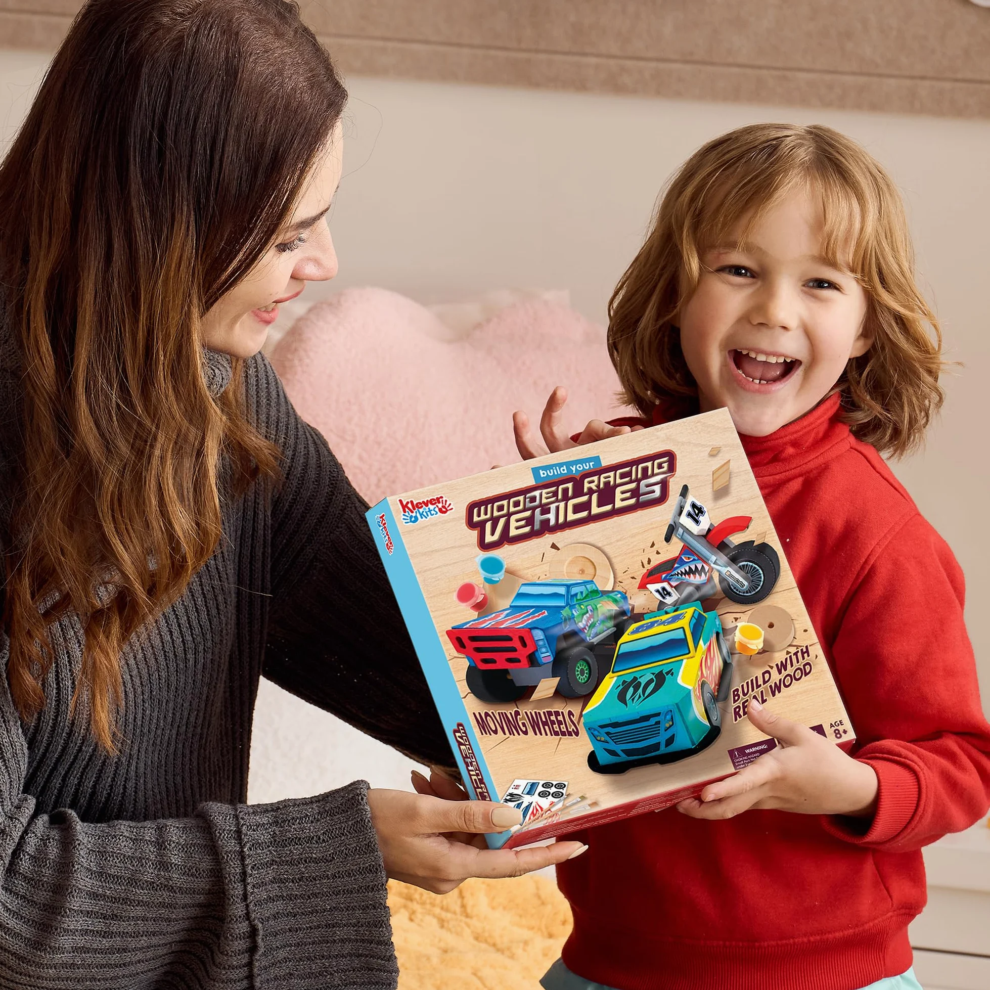 JOYIN klever Kit Bambini Craft Kit corporatura & Paint Your Own Race Car in Legno Art & Craft Kit Fai da Te Giocattoli Crea Il Tuo Auto Camion Giocattolo Costruire e Paint Kit Craft