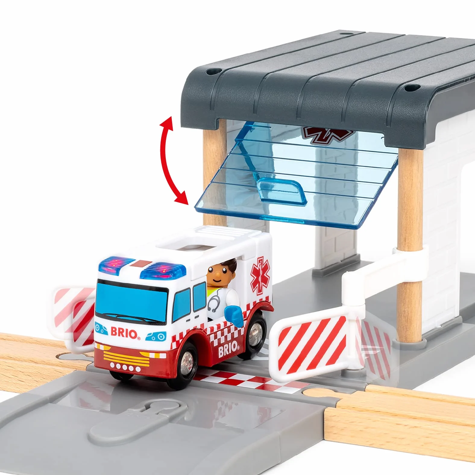 BRIO World 36025 Police and Fire Set Deluxe - Grande kit di soccorso con stazione di polizia, treno dei pompieri, elicottero antincendio e ambulanza - Consigliato per bambini dai 3 anni in su