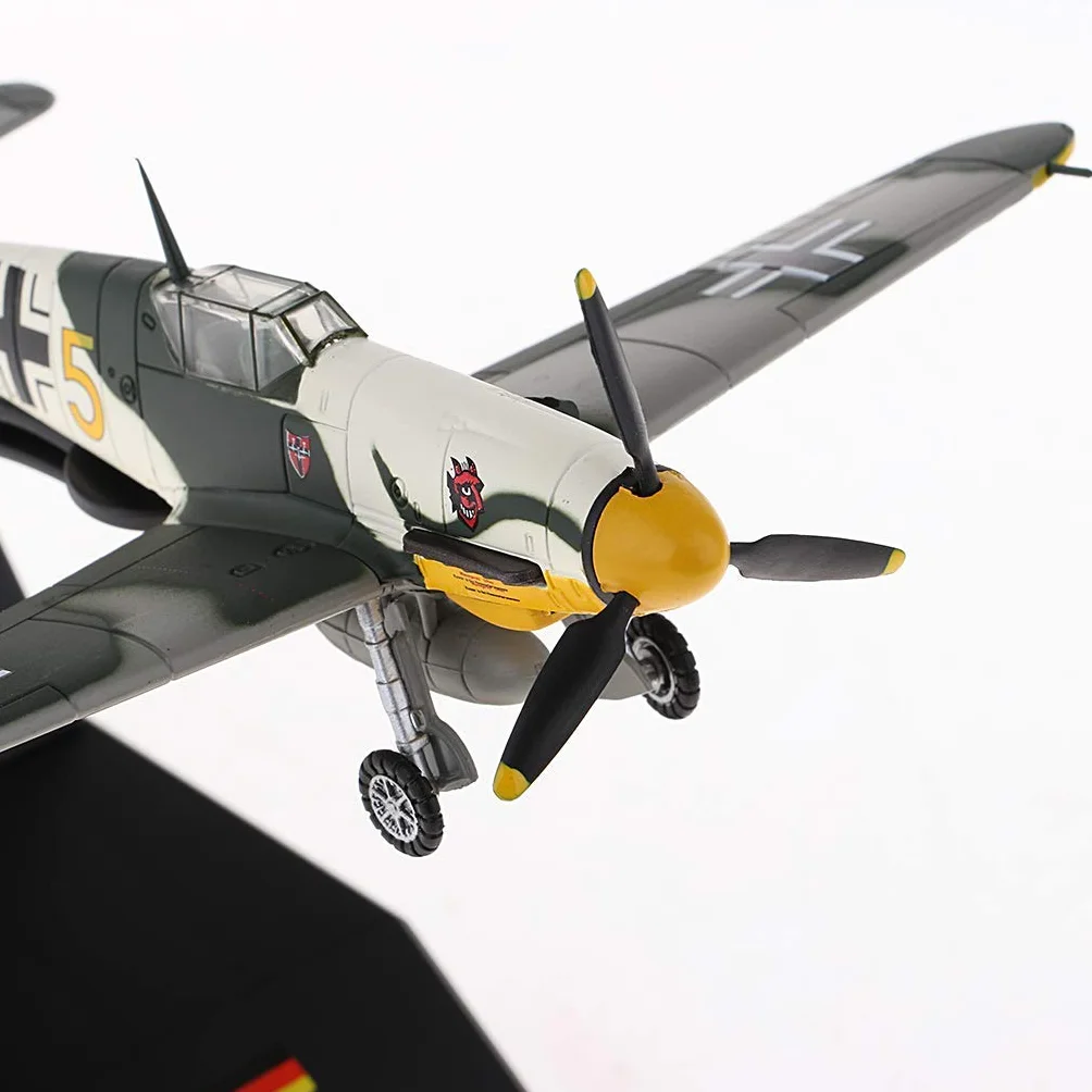 Zalati BF-109 1:72 Model Kit Aereo da Combattimento Tedesco con Supporto Espositore