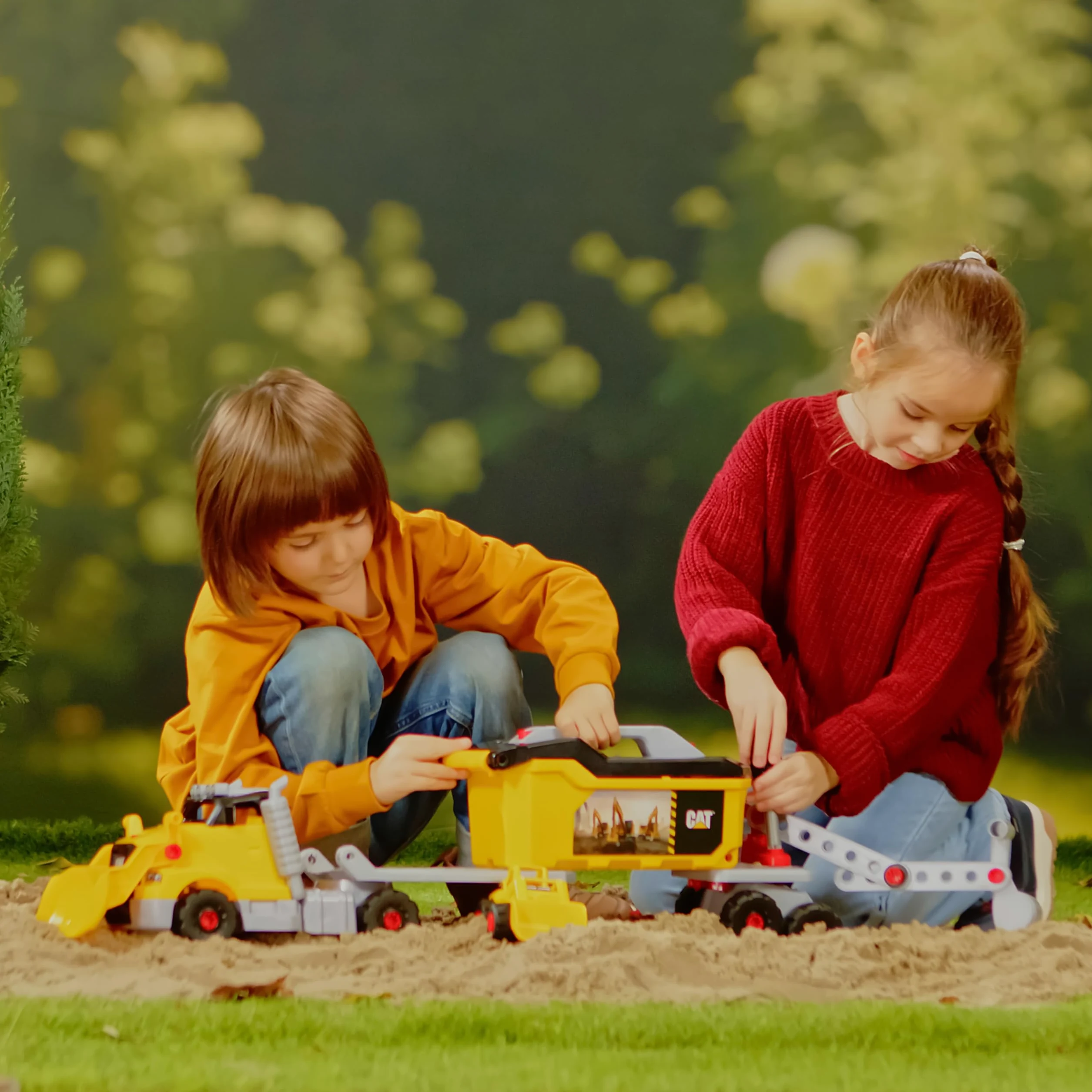 Theo Klein 3252 Caterpillar - Camion svita-avvita 4 in 1 I Gioco di costruzioni con scatola degli attrezzi I Con escavatore e autoribaltabile I Giocattolo per bambini dai 3 anni