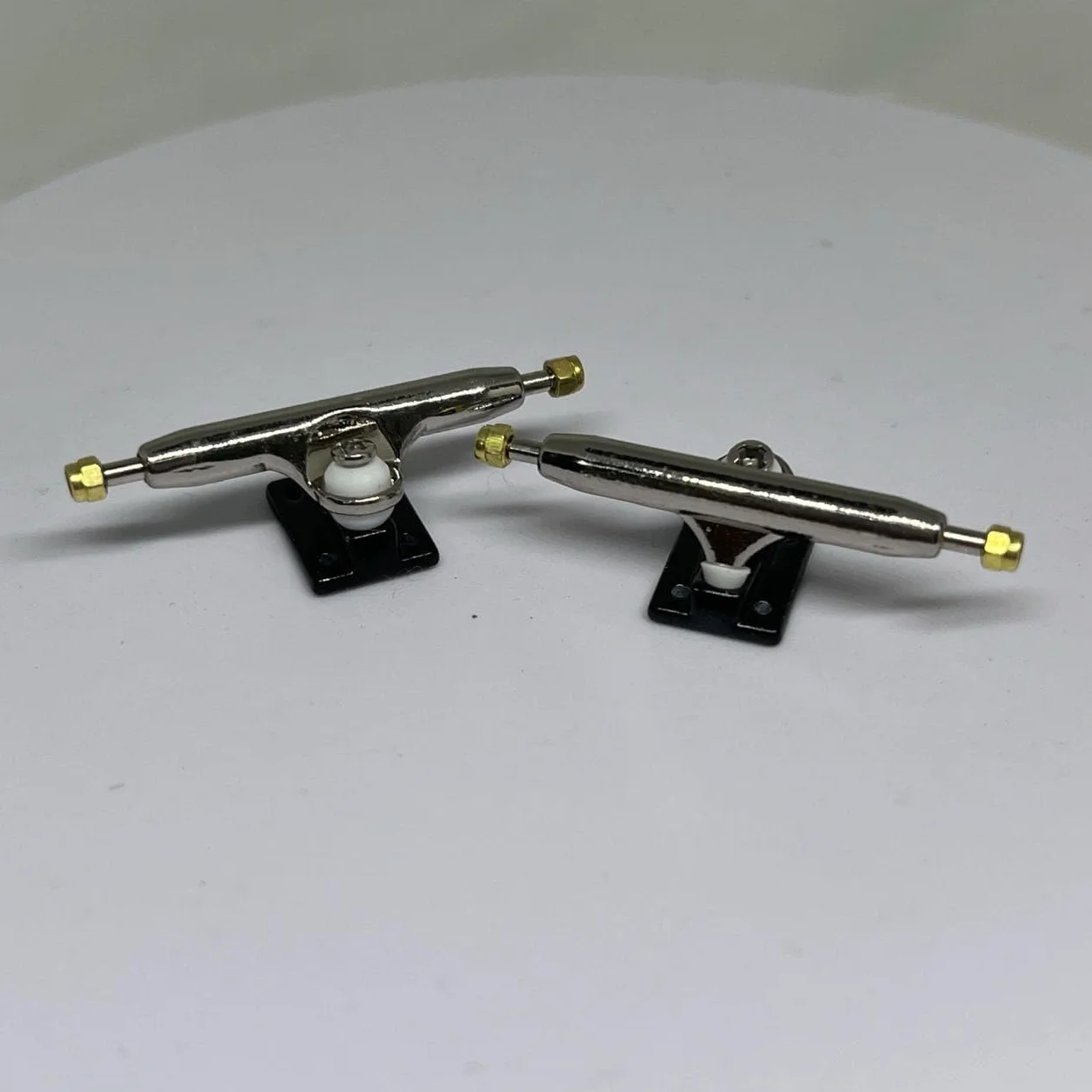 LEEFAI Op3ra Pro Fingerboard Completo 34 × 96mm Concavo Medio Medium kick - Base in Legno di Acero, Grafica con Stampa UV - Truck Pro e 5 Ruote con Cuscinetti in Uretano, Boccole di Ricambio