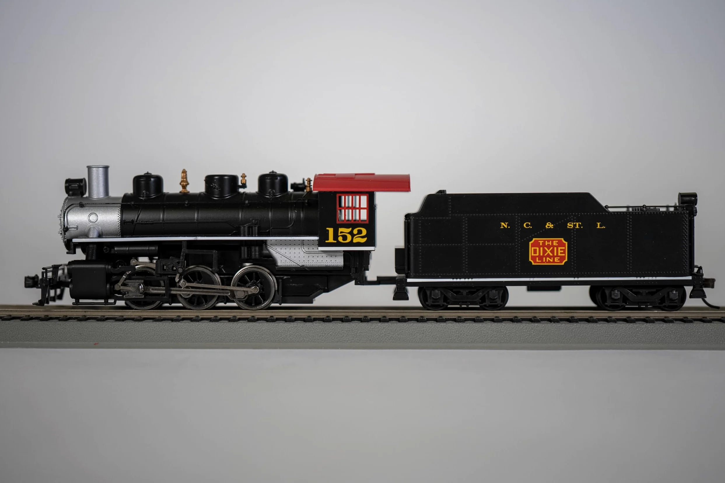 Bachmann Industries Trains Usra 0 – 6-0 with Smoke & Short Haul Tender n.c. & St. l. # 152 Ho Scale Locomotiva a Vapore