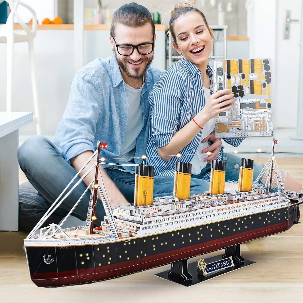 CubicFun Puzzle 3D LED Titanic - Regali di San Valentino Grande Nave Modello Kit di Costruzione Giocattoli per Adulti e Adolescenti,266 Pezzi