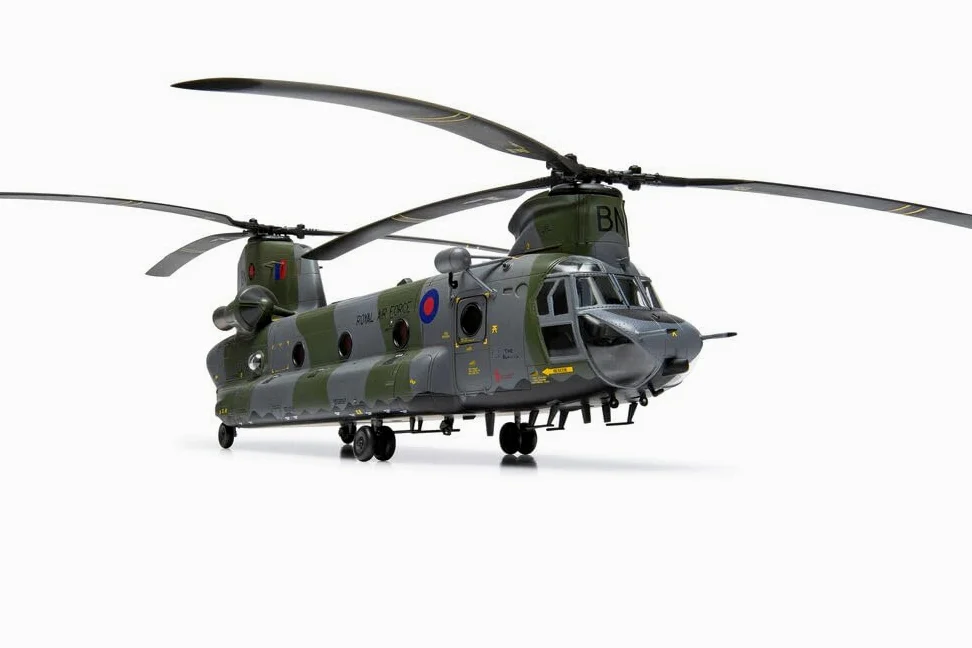 Airfix Set di Modelli Standard, A06023 Boeing Chinook Hc 1 Kit di Modellismo, Kit Modello di Elicottero in Plastica per Adulti e Bambini 8, il Set Include Sprue e Decalcomanie, Modello in Scala 1:72