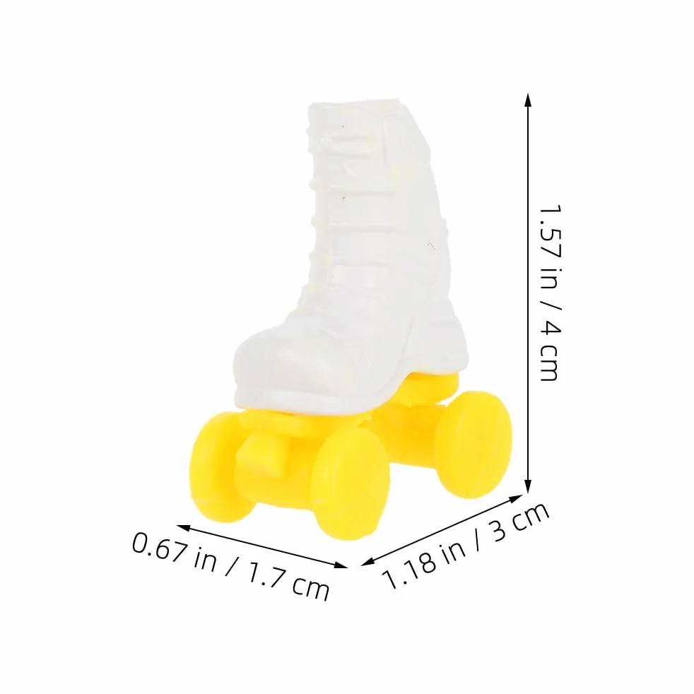 HEMOTON 4paia Pattini a rotelle in miniatura Per Bambole Pattini Di Plastica Decorazione Scarpe Piccole Bambole Pattini