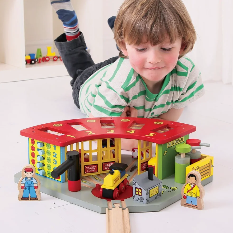 Bigjigs Rail Deposito per Cinque Locomotive