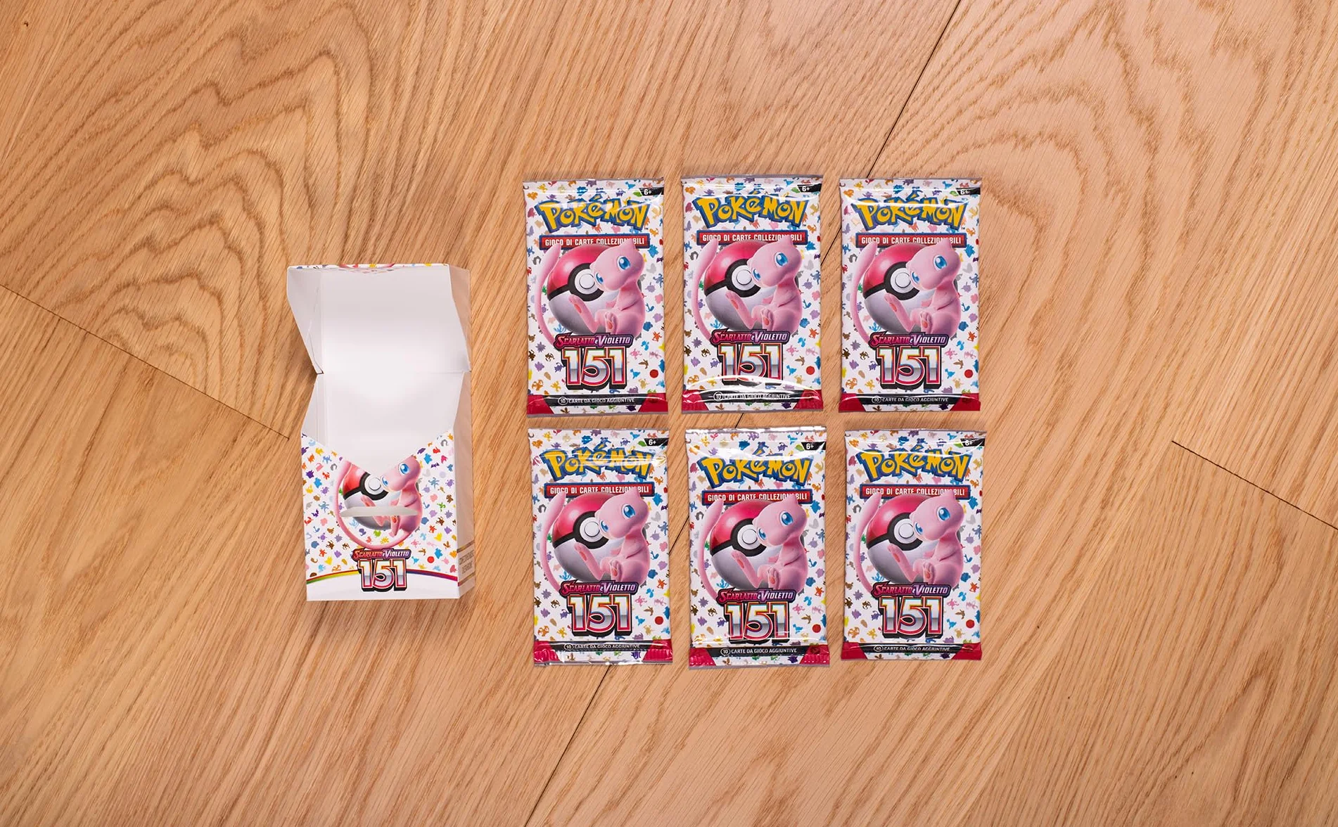 Confezione di buste dell’espansione Scarlatto e Violetto - 151 del GCC Pokémon (sei buste di espansione), edizione in italiano