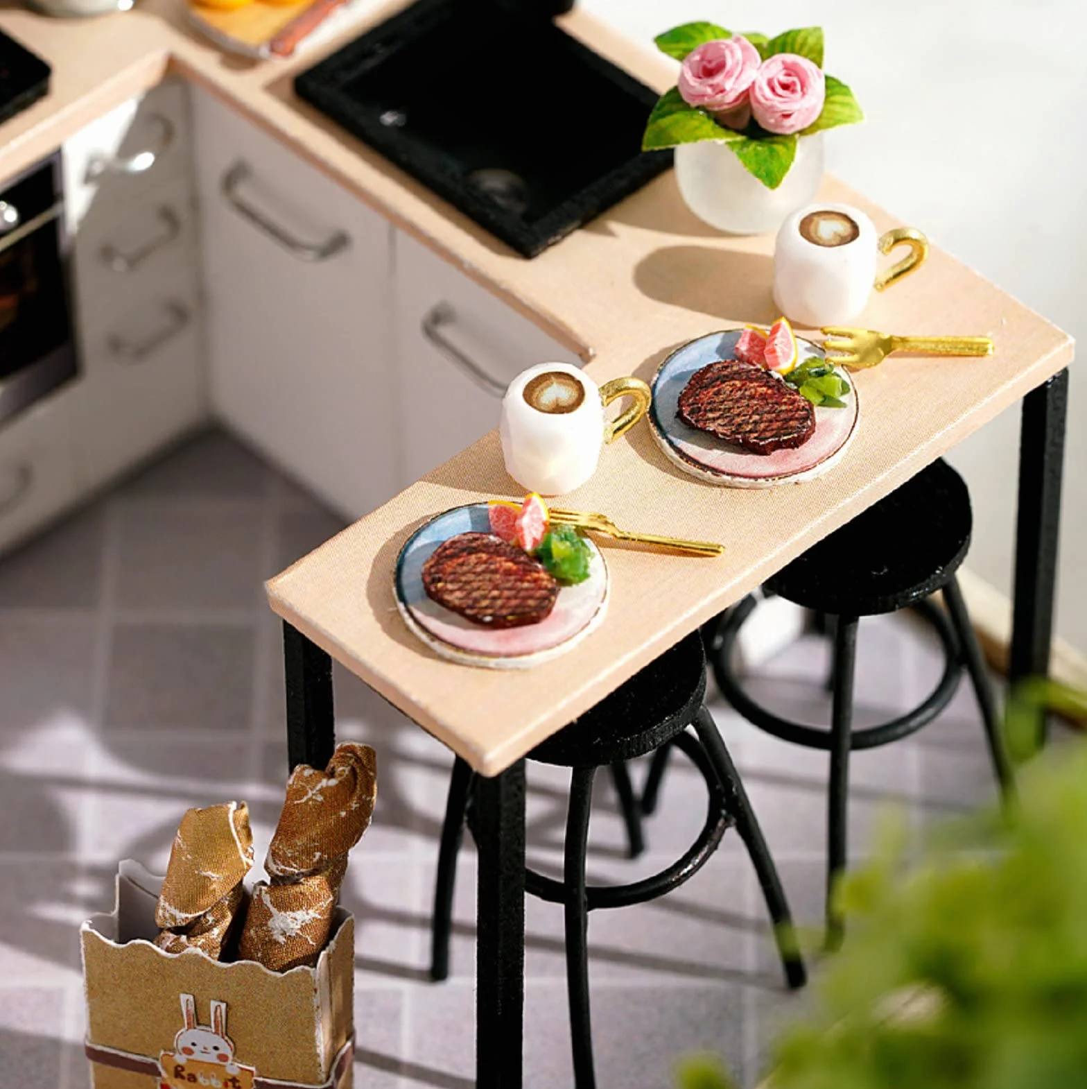 Cuteefun Kit Case in Miniatura da Costruire per Principianti, Miniature Casa delle Bambole Fai da Te con Mobili Copertura Antipolvere e Strumenti, Regali Creativi Artigianali (Cucina)