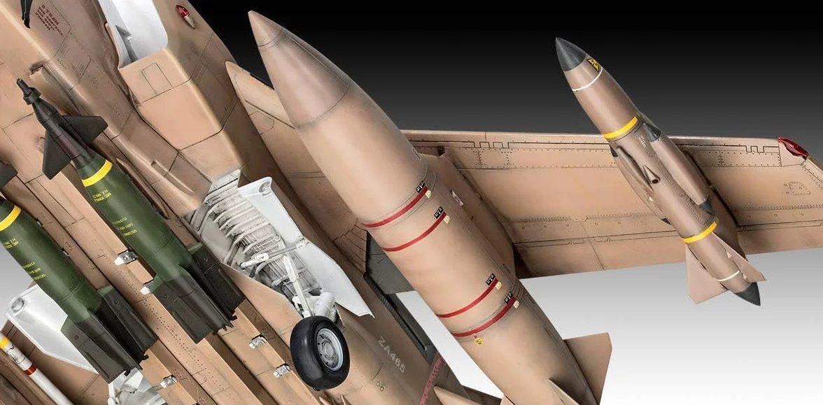 Revell 03892 Tornado GR.1 RAF Gulf War scala 1:32 Kit modellino in plastica non costruita/non verniciata, mimetico deserto