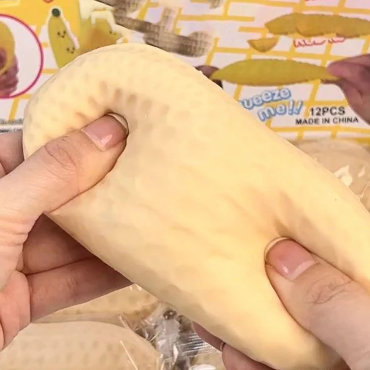 Giocattolo Squeezable a Forma di Arachide Antistress Realistico Non Tossico Fidget per Bambini e Adulti 1 Pezzo