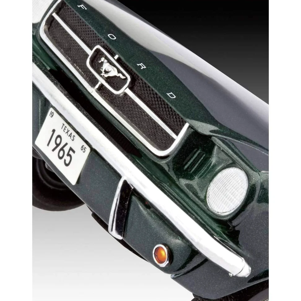 Revell 07065-1965 Ford Mustang 2+2 Fastback Kit di Modello in Plastica, Scala 1:24