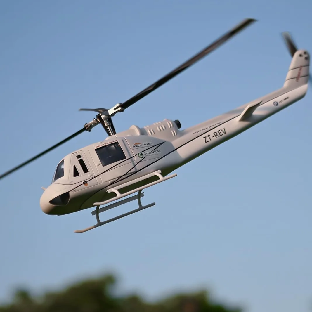 Elicottero RC per adulti, UH1-V4 Huey 470-Class RC elicottero 2.4G 6CH RC Military elicottero con posizionamento GPS, quattro modalità di volo (versione PTF/controllo a destra)