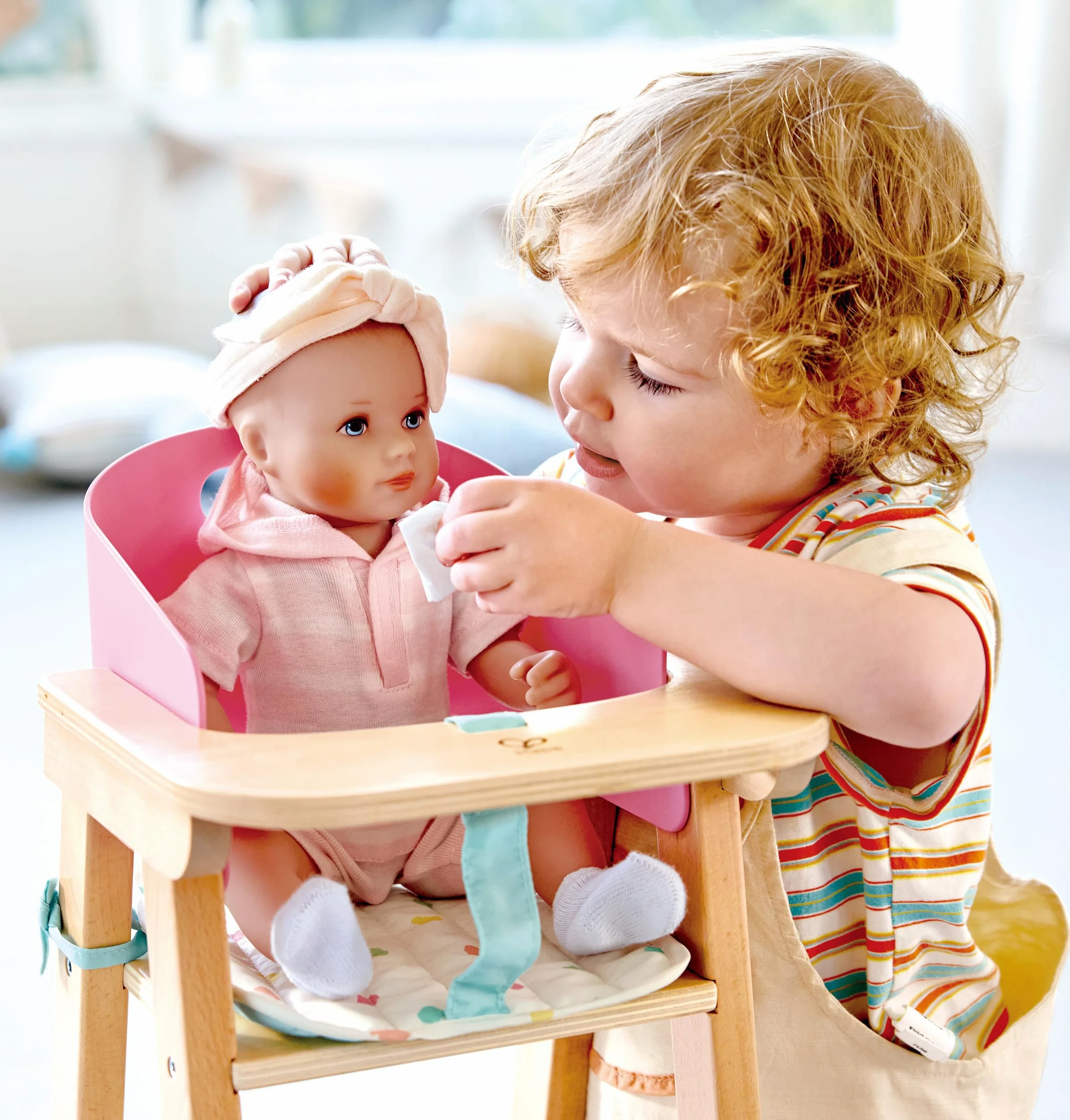 Hape Seggiolone per bambole "Sweet Treats", accessorio per bambole da gioco, seggiolone in legno