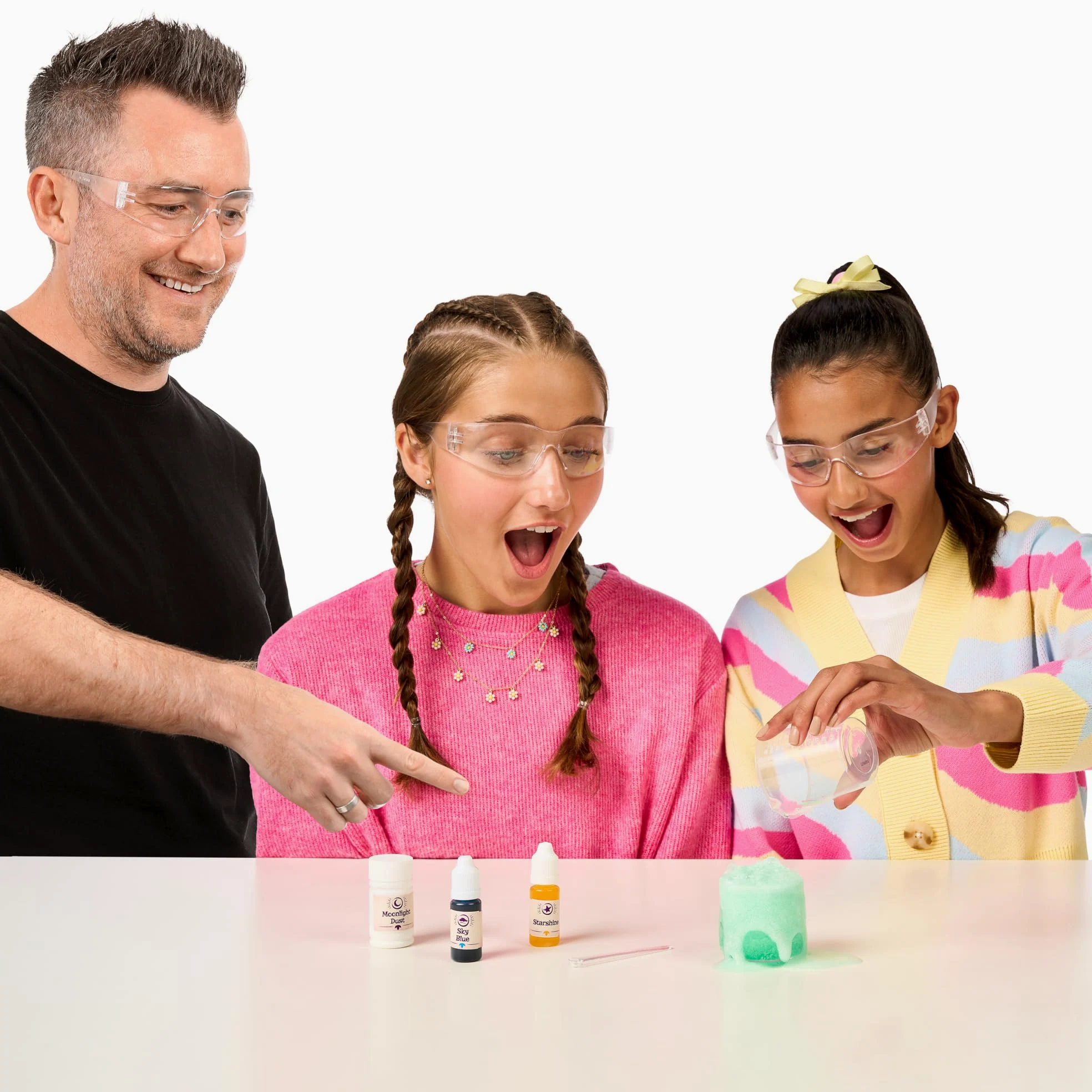 Magic Mixies Kit di Pozioni Magiche - Usa il Libro Degli Incantesimi per Creare Oltre 70 Pozioni Che Frizzano, Bollono e Cambiano Forma