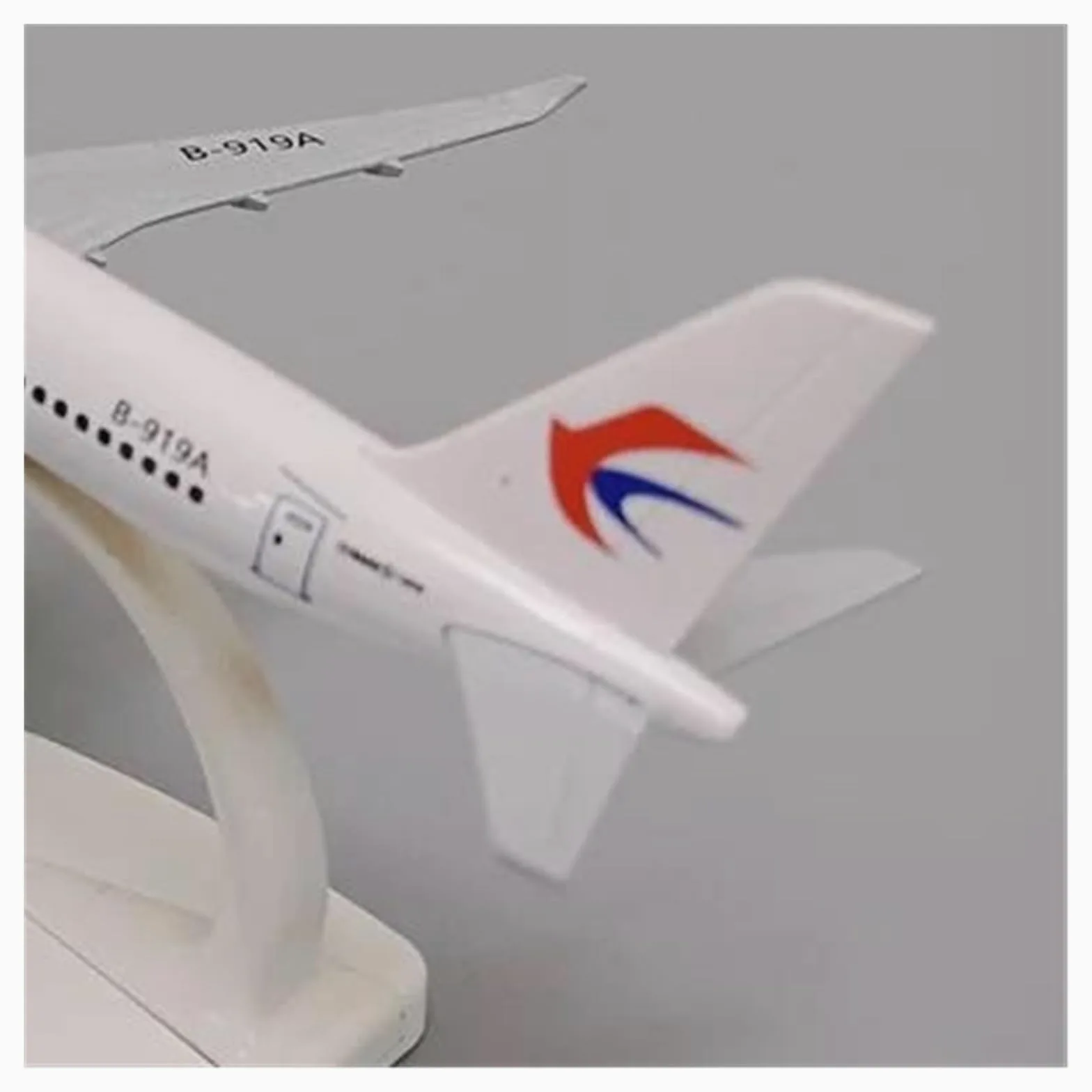 Modello Aereo Pressofuso Per Aviazione C919 19 Cm Commerciale Cinese Orientale Ornamenti Per Carrello Atterraggio Modello di Aereo in lega