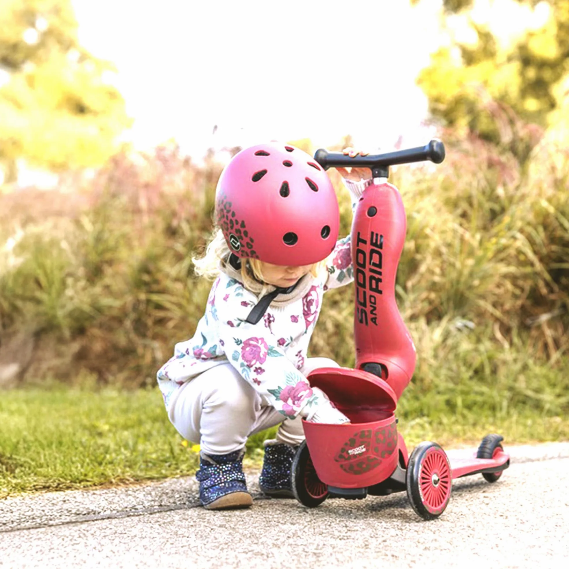 Scoot & Ride Highwaykick 1 Lifestyle Wildcat, ruota e scooter 2 in 1 per bambini (1-5 anni), con spazio di archiviazione, regolabile in altezza, cuscinetto di sicurezza, fino a 50 kg, motivo: Wildcat