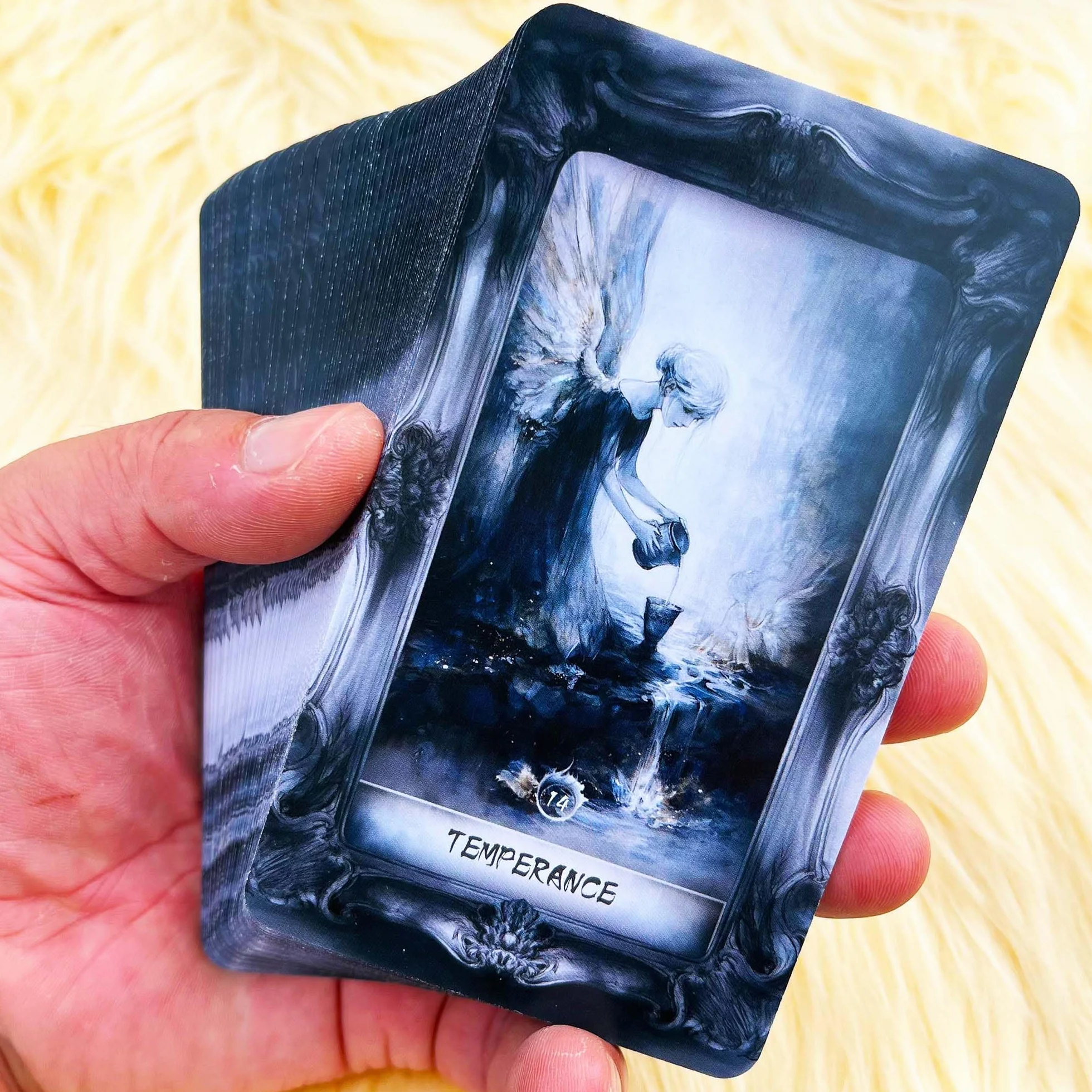 Mazzo di Tarocchi Dark Fantasy 78 carte gotiche con guida per principianti gioco di divinazione ombra e luce