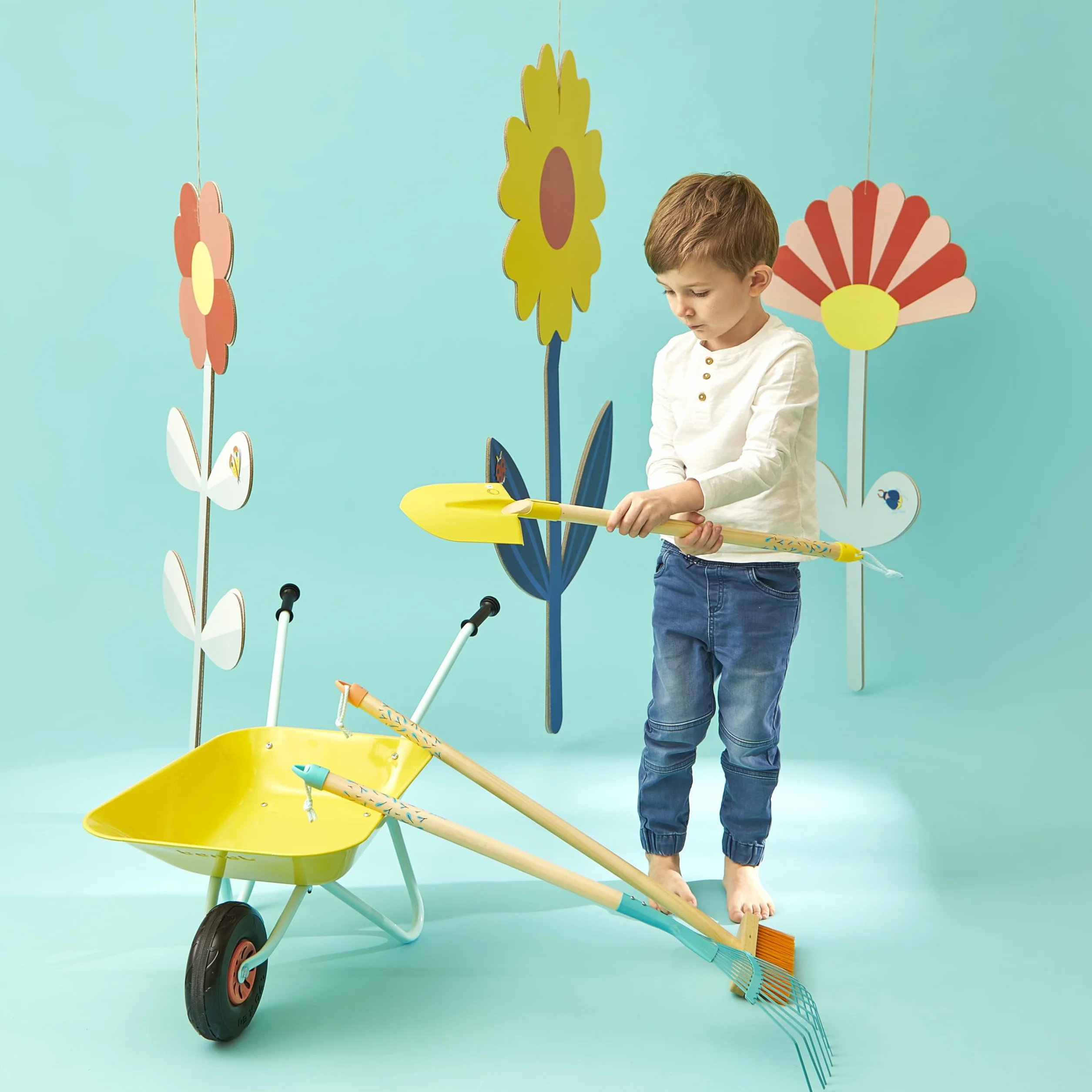 Janod - Grande Pala da Giardino in Legno per Bambini dai 3 Anni in su - Altezza 73 cm - per attività in Giardino e all'Aria Aperta - dai 3 Anni in su