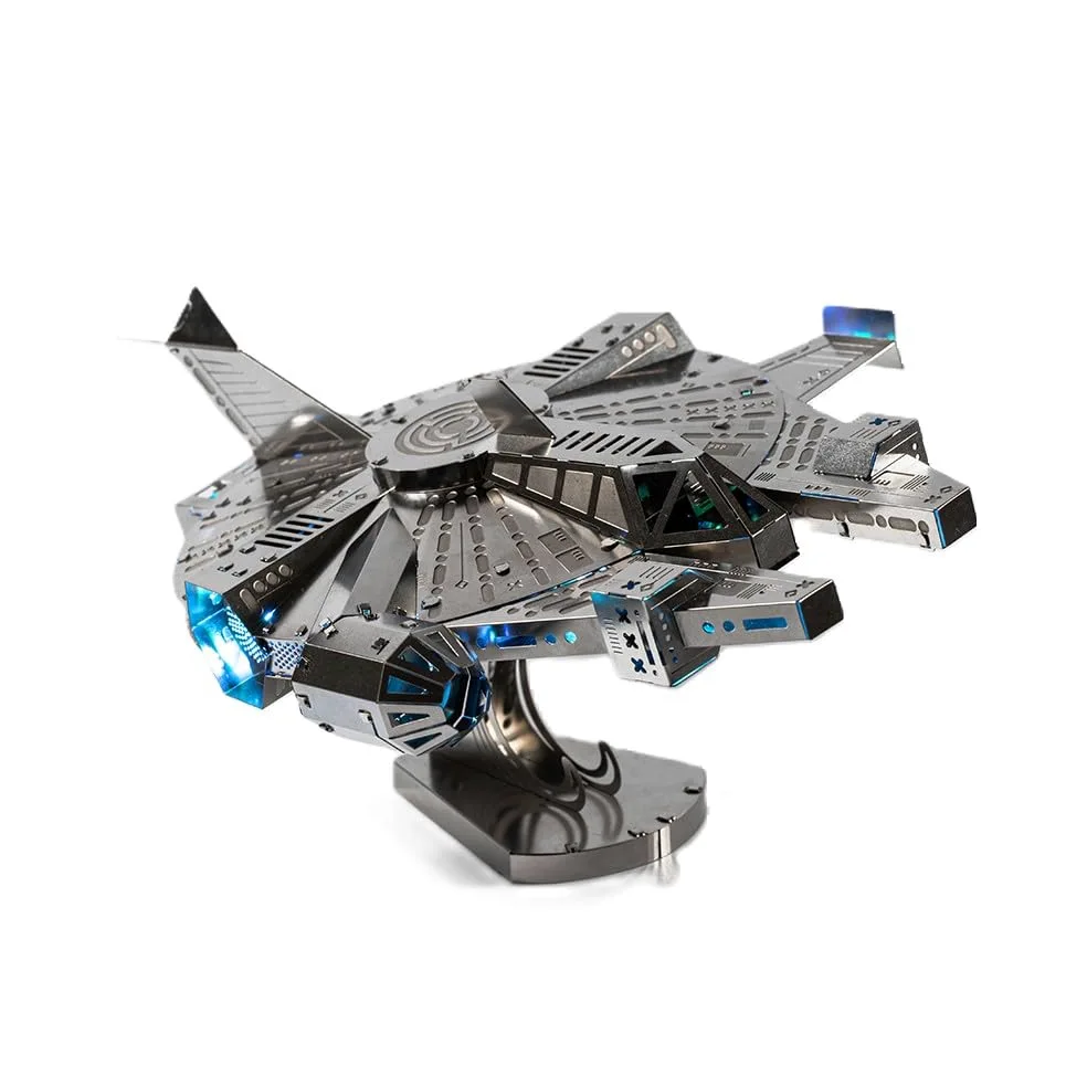 Metal Time Nebula Scout, modello astronave in metallo, modello 3D Cosmos Starship, kit di modellini in metallo, luci a LED multicolore con telecomando, 74 pezzi.