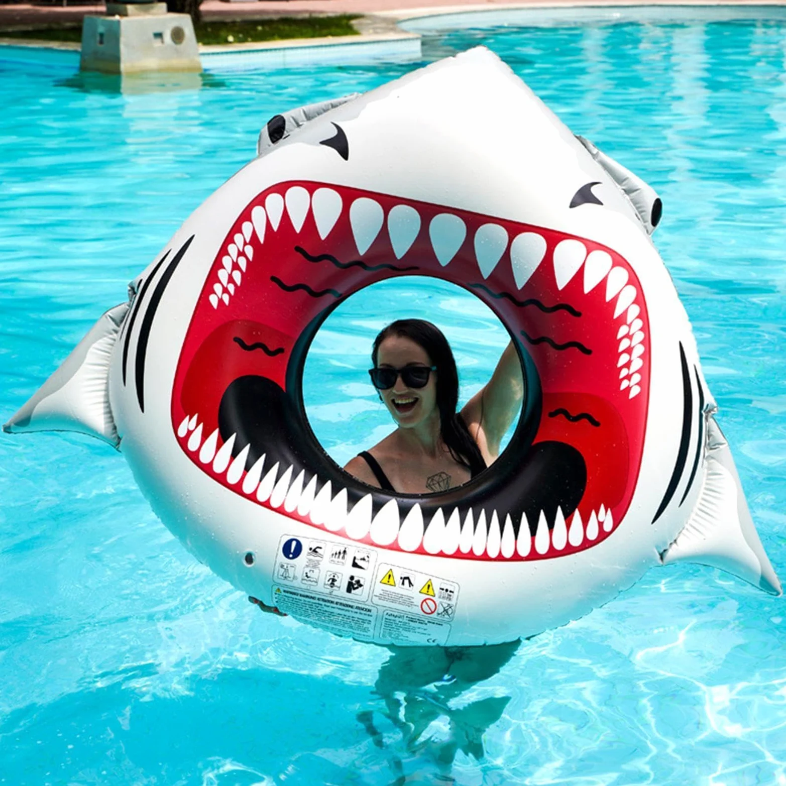 Galleggiante gonfiabile per piscina, in PVC, per adulti, per spiaggia, lago | Salvagente gonfiabile a forma di squalo, in PVC, 177 x 127 cm, lettino ad acqua resistente, divertimento galleggiante per