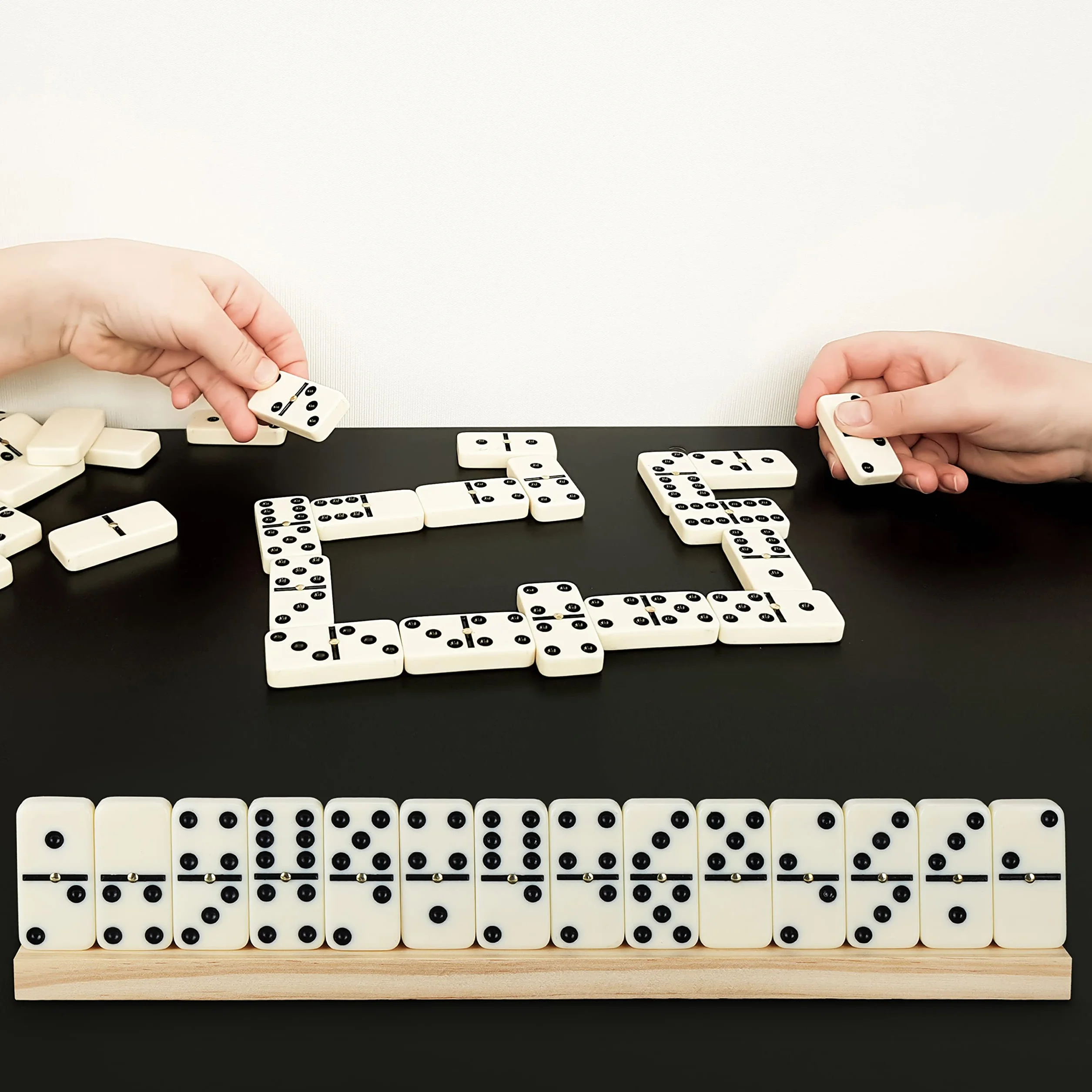 BELLE VOUS Porta Tessere Domino Legno (Set da 4) - 33,6 x 2,8 x 4,7 cm - Vassoi Professionali per Domino Gioco da Tavolo - Reggi Tessere Domino di Legno per Trenino Messicano, Mahjong e Giochi