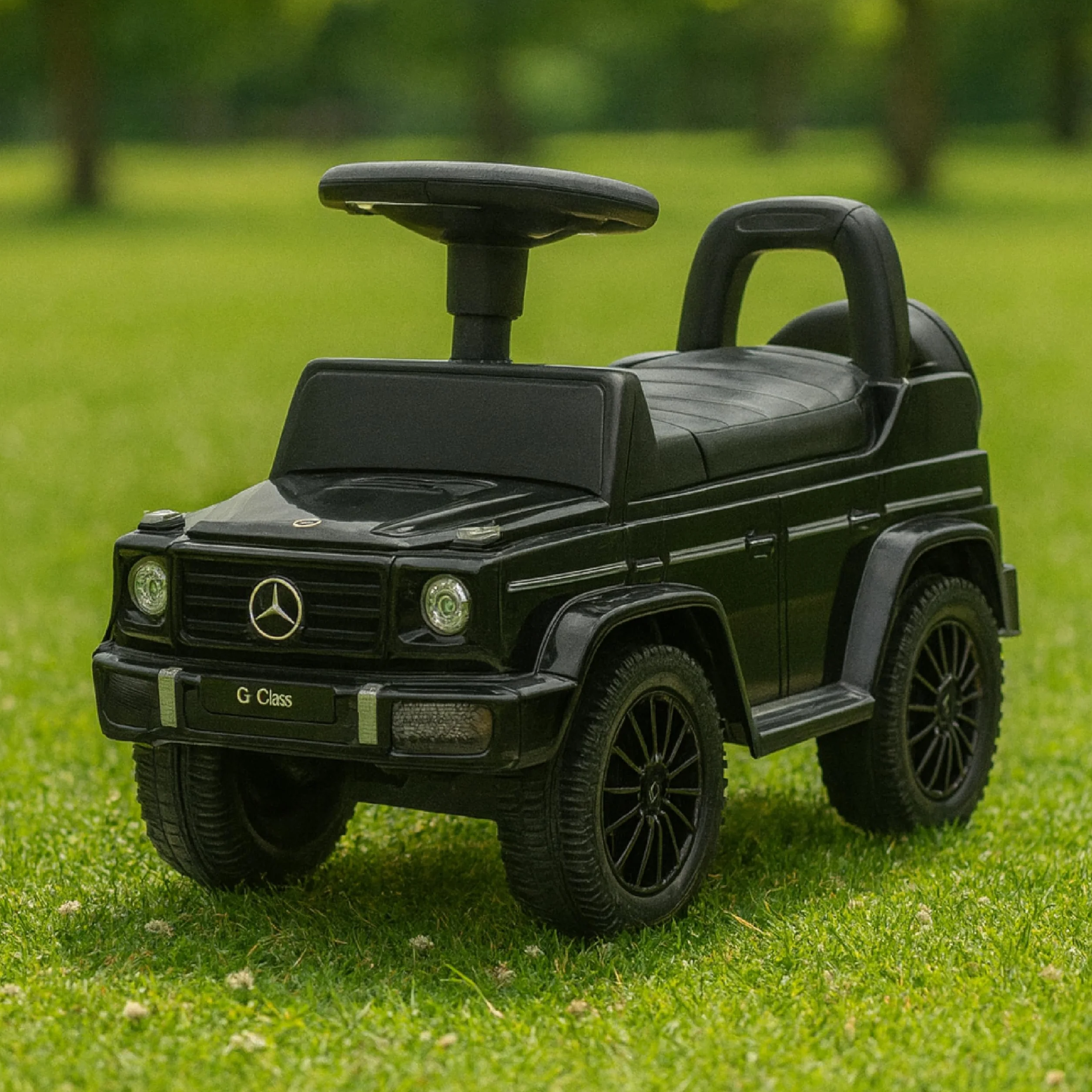 Baroni Toys Mercedes SUV Ride-On dla Dzieci 1-4 Lat, Fari LED, Suoni Realistici, Czarny 69.5x29x43 cm