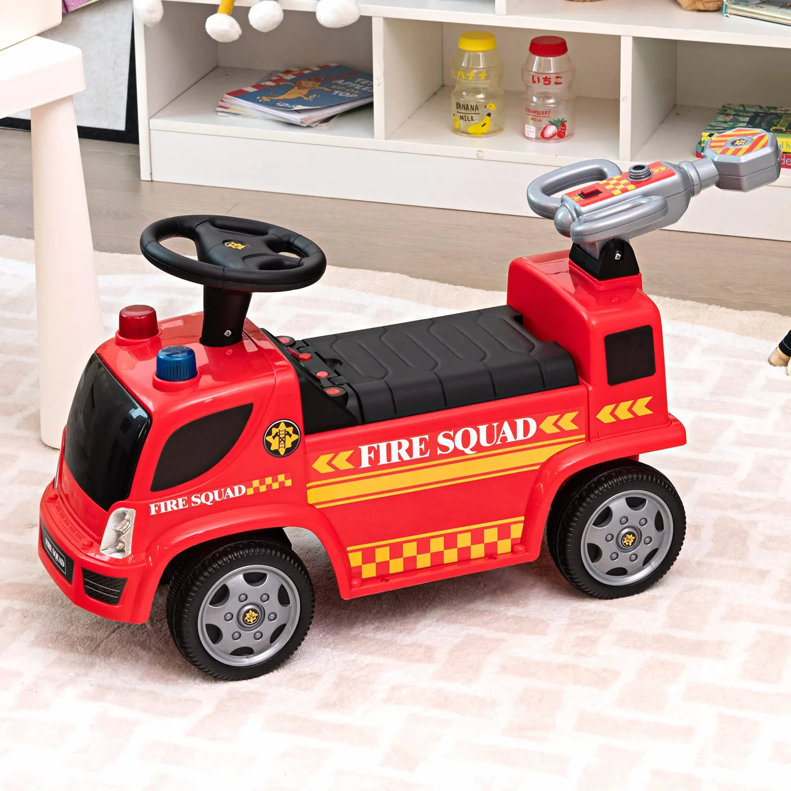 COSTWAY Camion dei Pompieri Giocattolo Cavalcabile a Spinta per Bambini con Bolla Musica Luci Allarme Rosso 18-36 Mesi