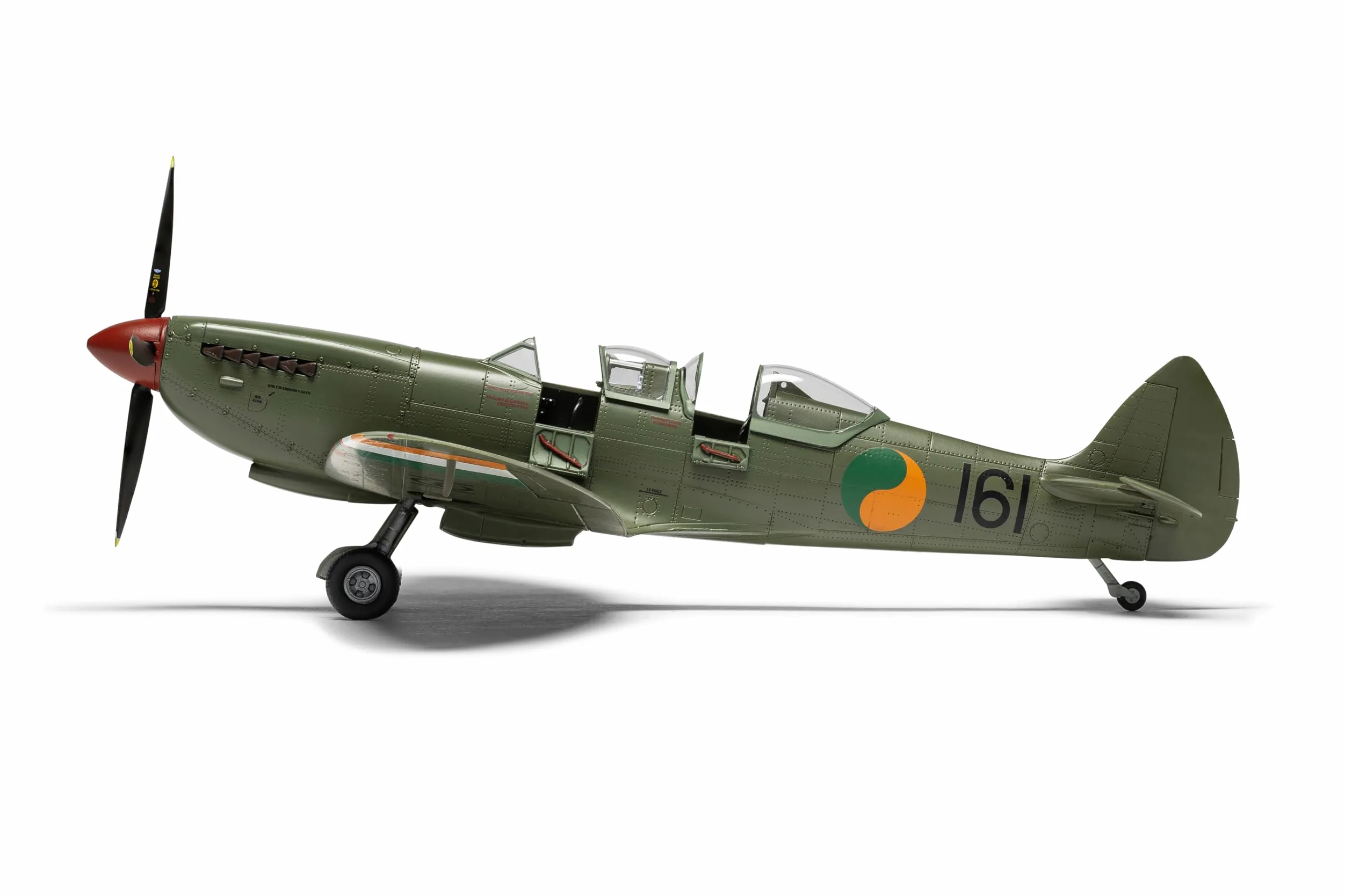 Airfix A05143 Supermarine Spitfire Tr.9 Model Building Kit - Kit di aereo in plastica per adulti e bambini dagli 8 anni in su, il set include Sprues e decalcomanie in scala 1:48, non verniciato