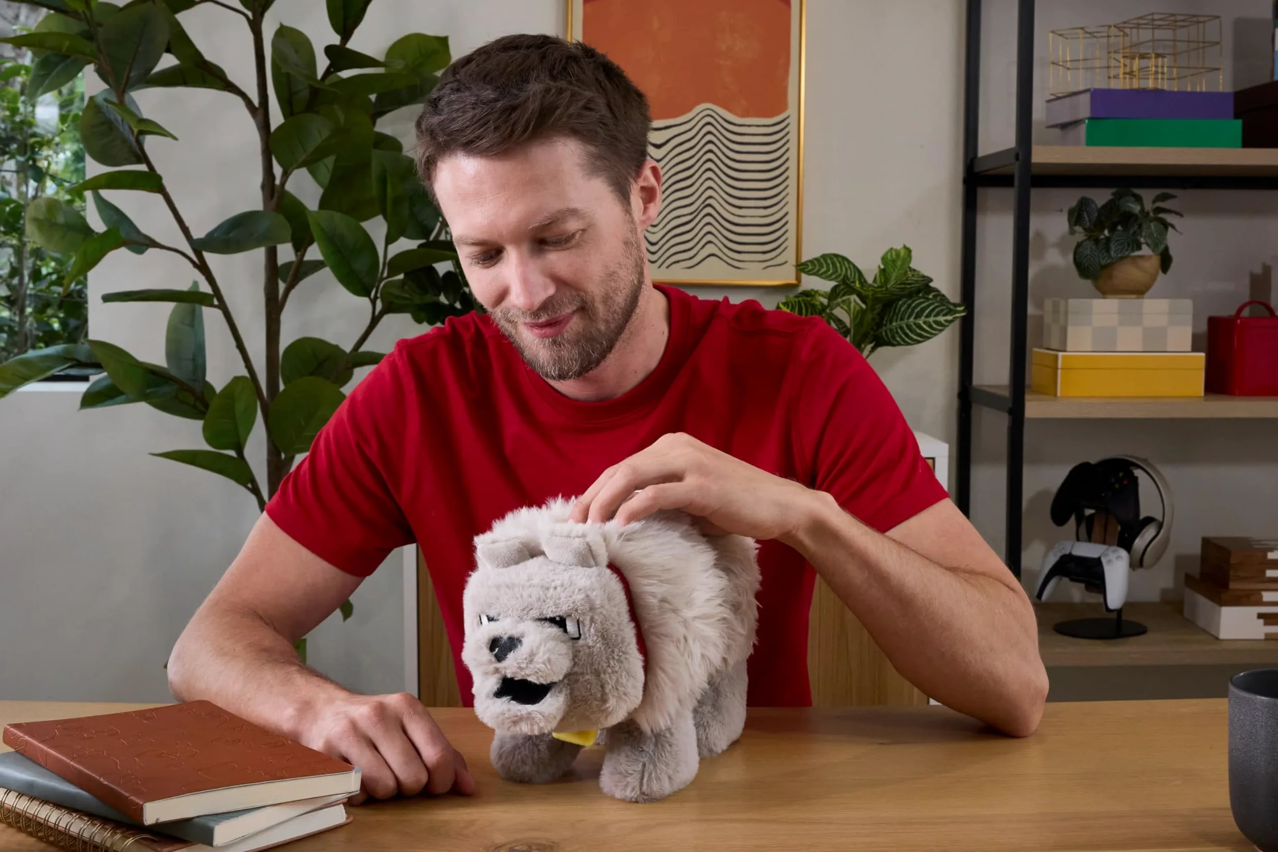 Mattel Minecraft - Peluche interattivo con suono e bocca mobile, Dennis il lupo, ispirato a un film di Minecraft
