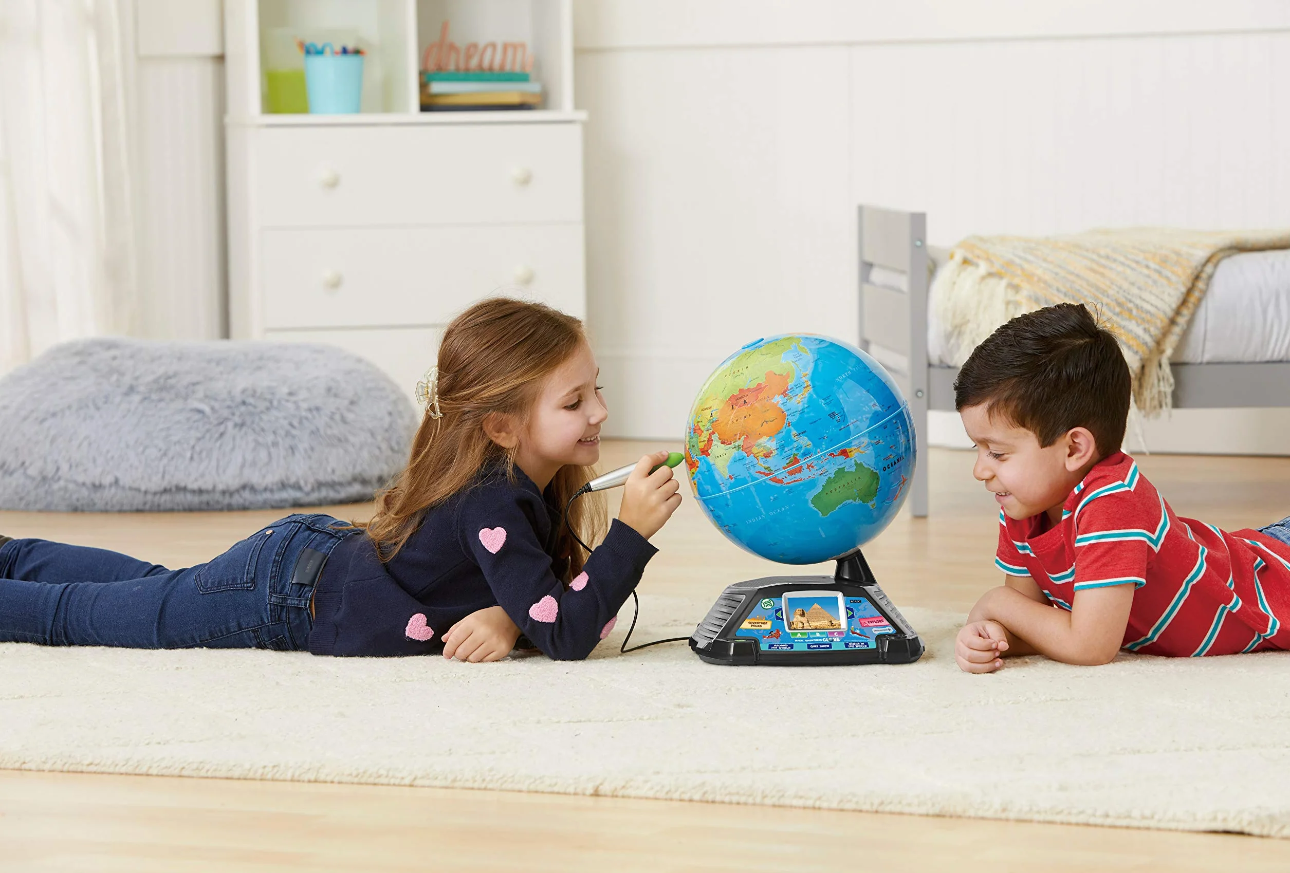 LeapFrog VTech – Mappamondo multimediale, l'unico display HD, 600 video originali della BBC, giocattolo per bambini +5 anni, versione ESP