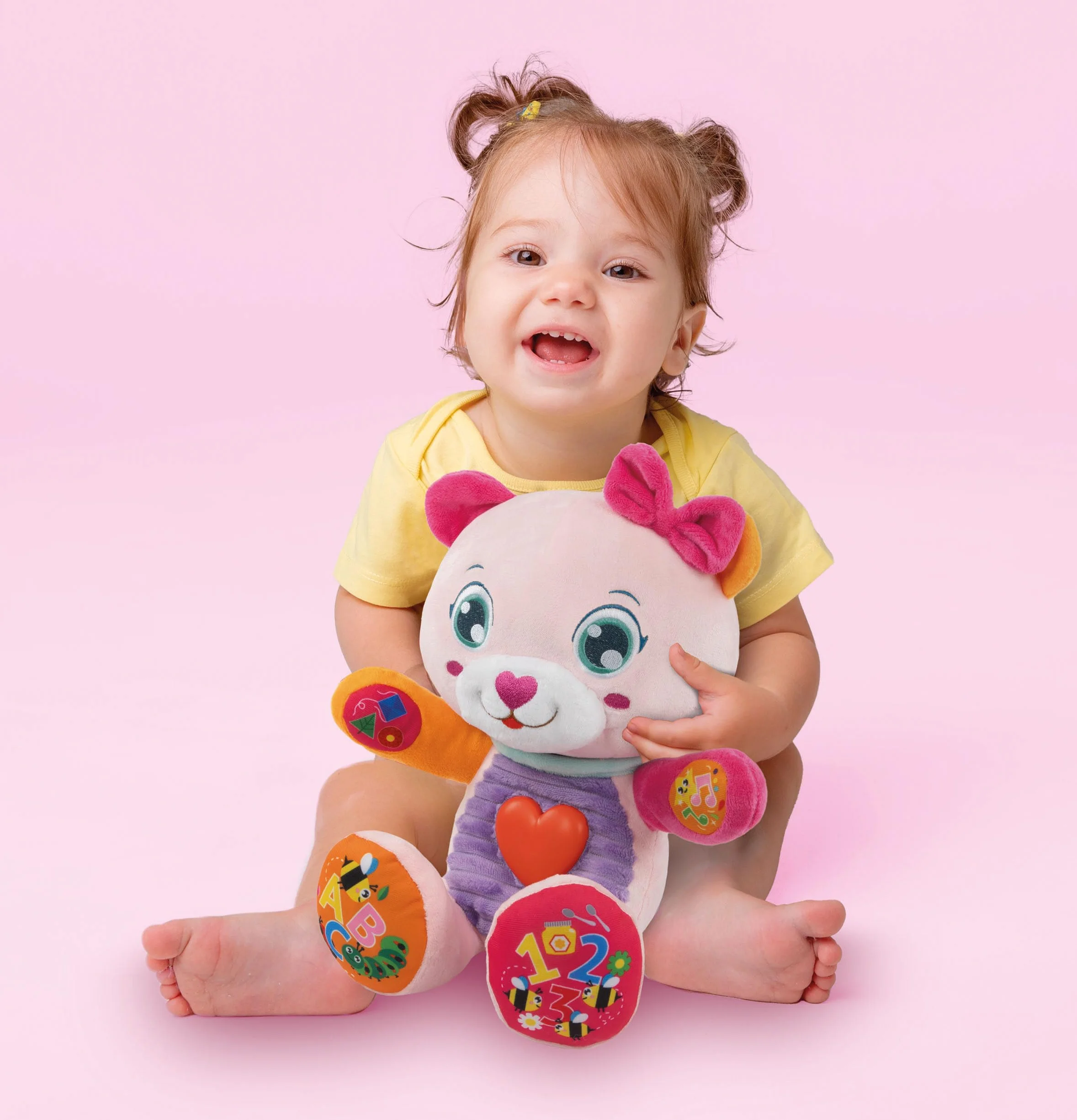 Clementoni Baby Betta Dolce Orsetta, Peluche Interattivo Parlante per Bambini di 6+ Mesi, Centro attività Che Stimola Lo Sviluppo Sensoriale e Cognitivo, Lingua Italiana, 17964