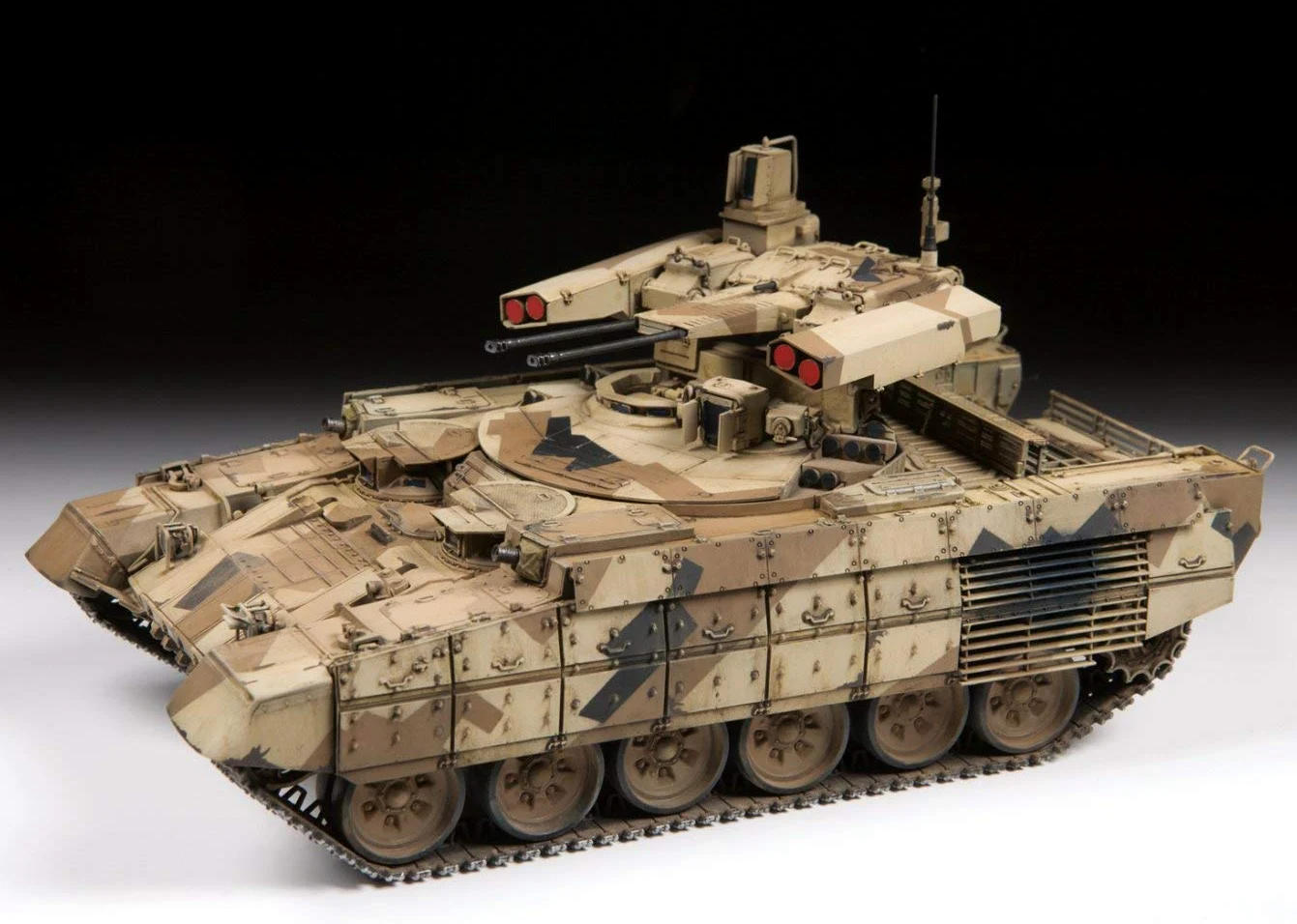 Zvezda 500783695 – 1:35 BMPT-72 Terminator 2" Russian fire, modellismo, costruzione, hobby, artigianato, kit di costruzione in plastica, non verniciato